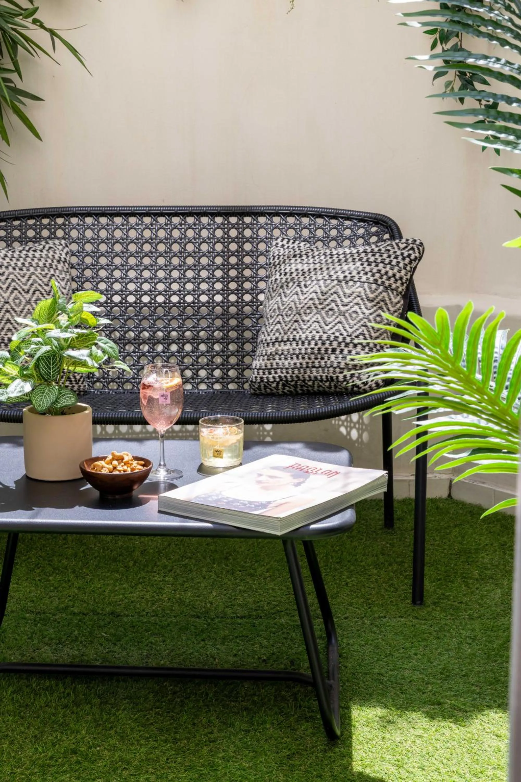 Patio in Hôtel Eiffel Saint Charles