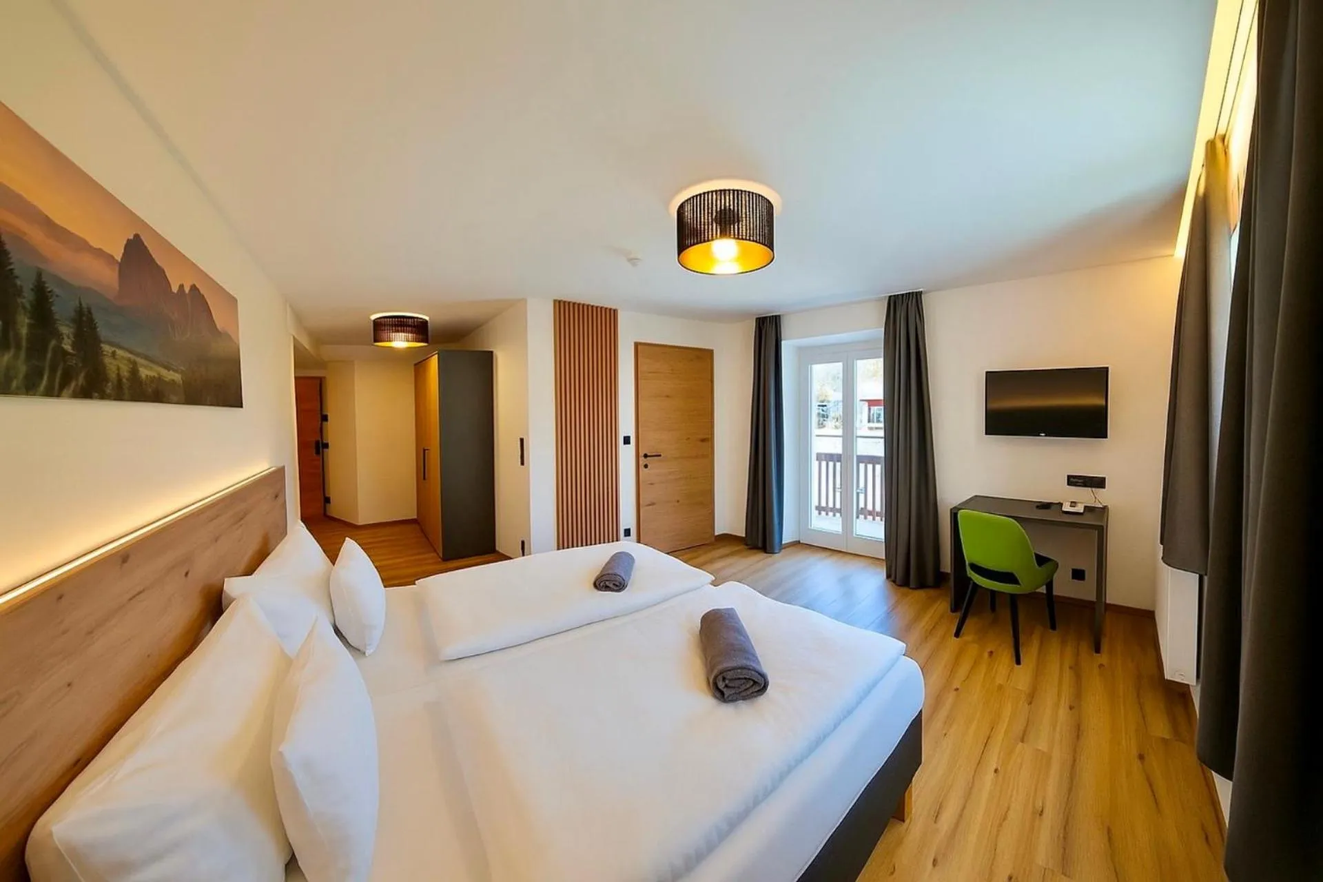 Photo of the whole room, Bed in Hotel Krone