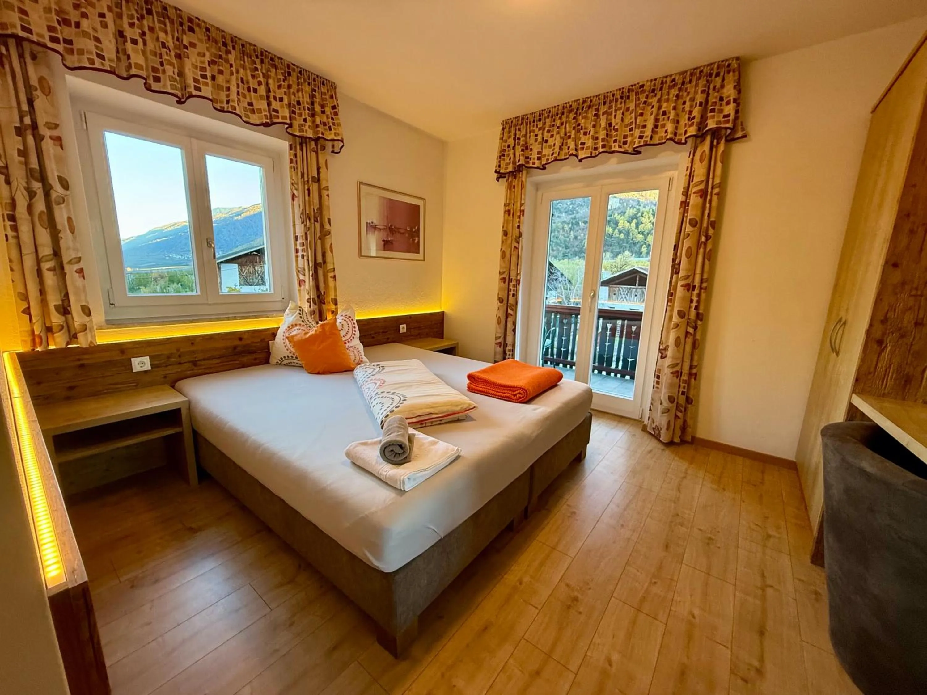 Photo of the whole room, Bed in Hotel Krone