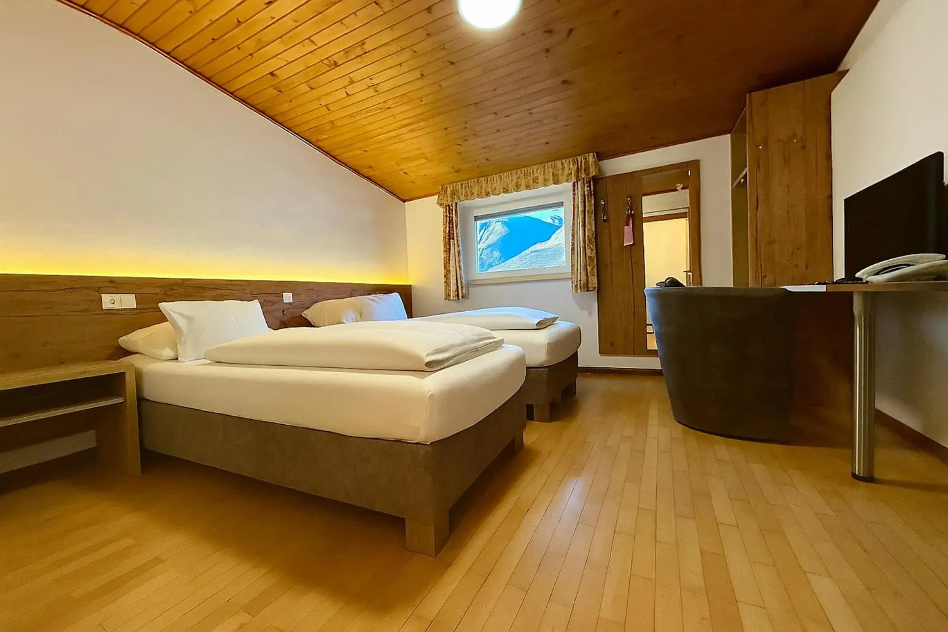 Double Room in Hotel Krone Double Room in Hotel Krone