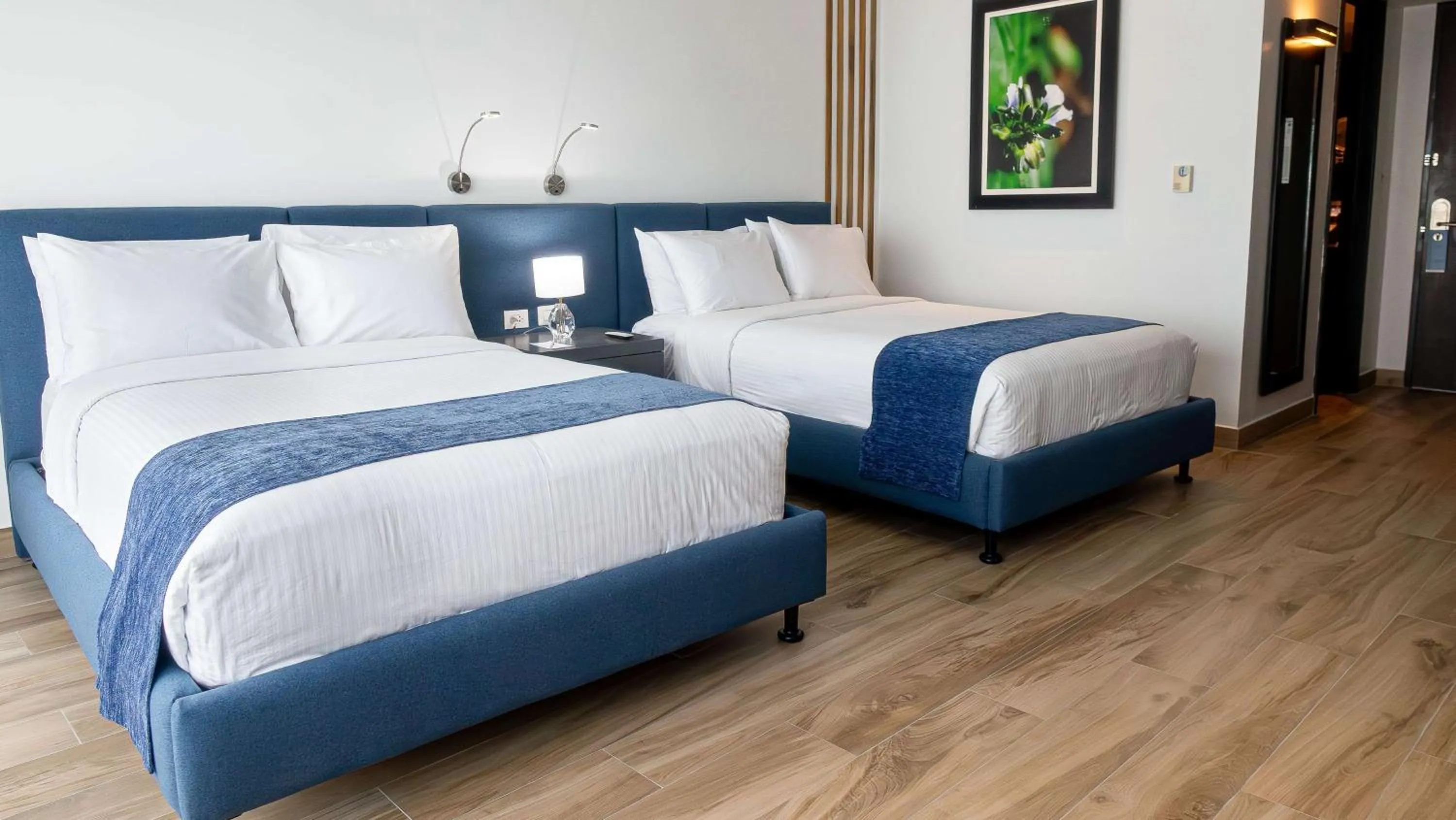 Bed in Wyndham Guayaquil, Puerto Santa Ana