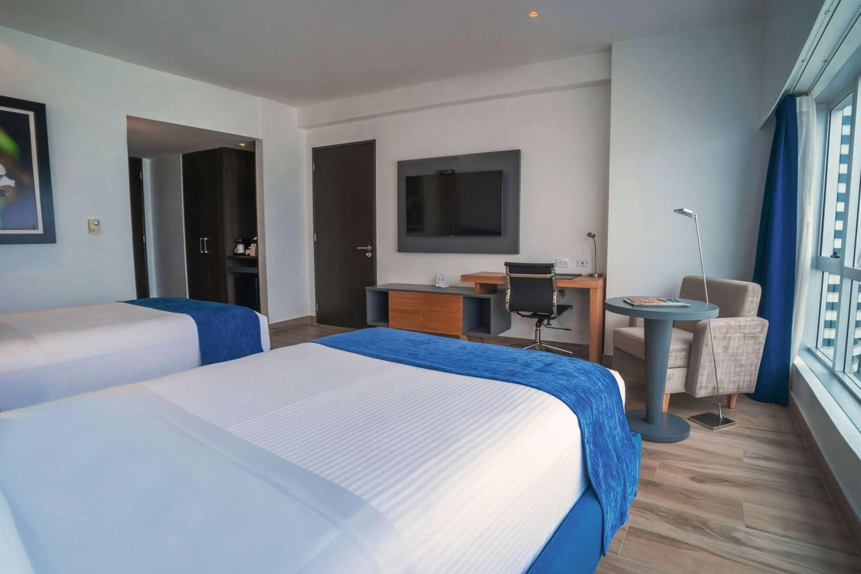 Bed in Wyndham Guayaquil, Puerto Santa Ana