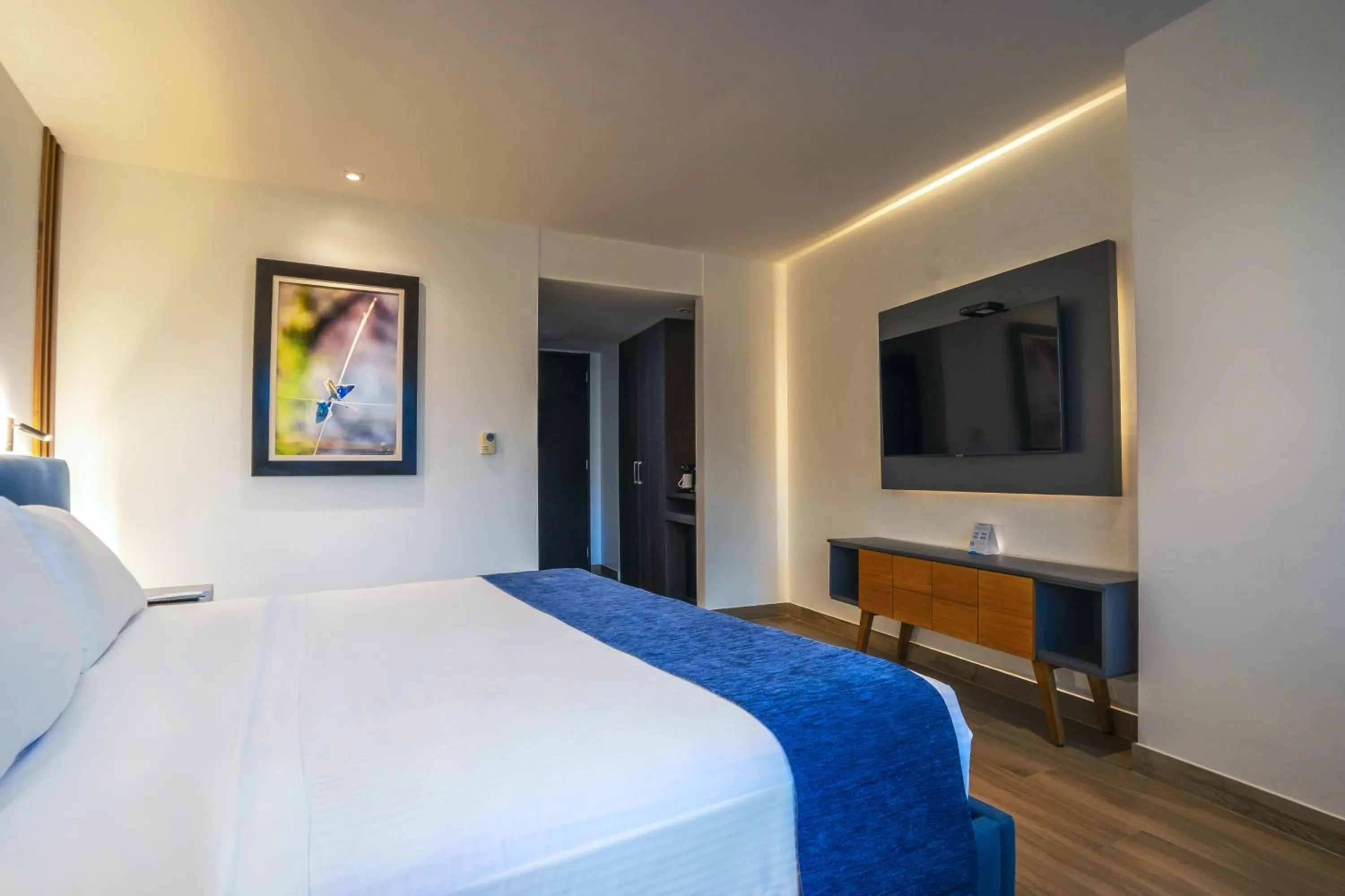 Bed in Wyndham Guayaquil, Puerto Santa Ana