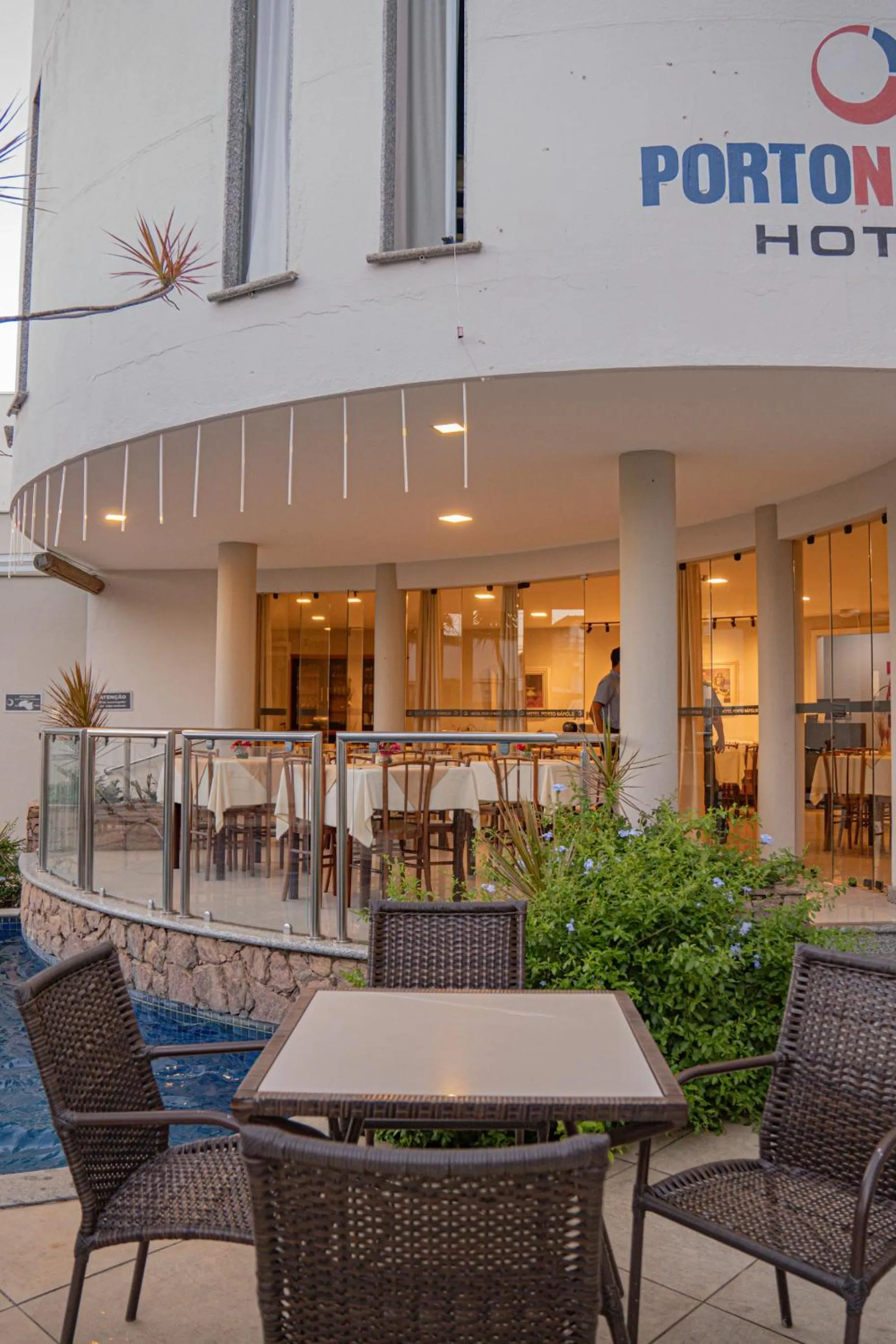 Restaurant/places to eat in Hotel Porto Napolis