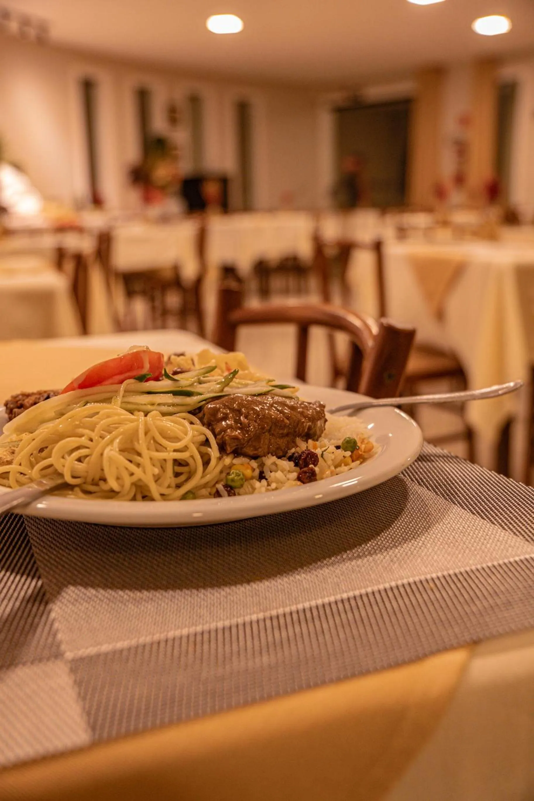 Restaurant/places to eat in Hotel Porto Napolis