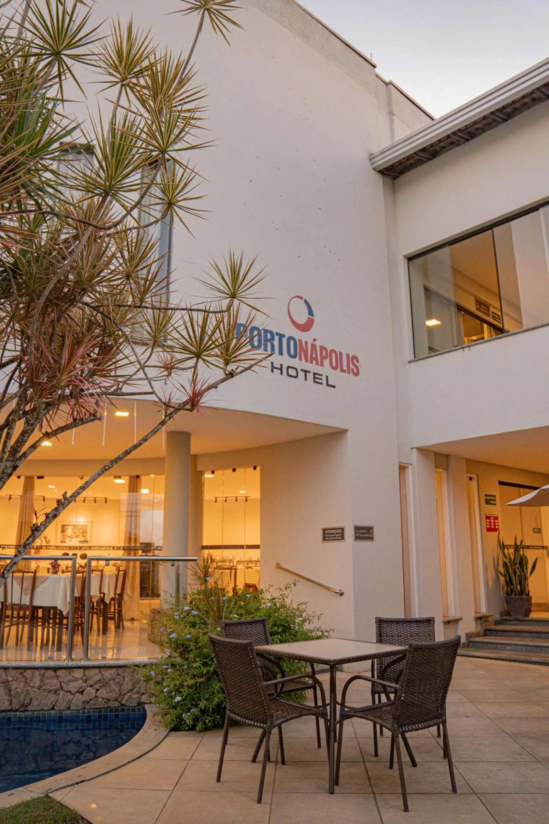 Restaurant/places to eat in Hotel Porto Napolis