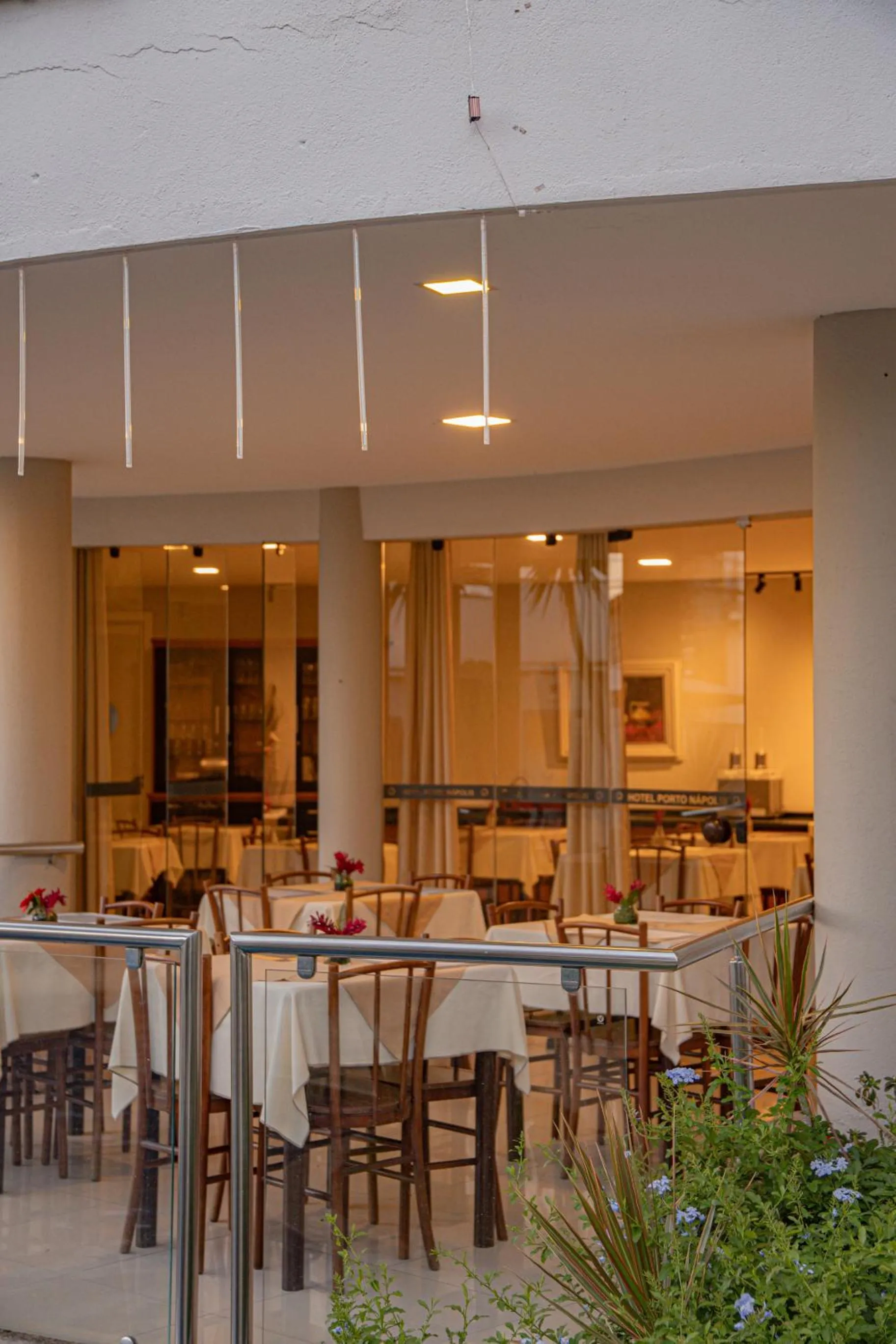 Restaurant/places to eat in Hotel Porto Napolis