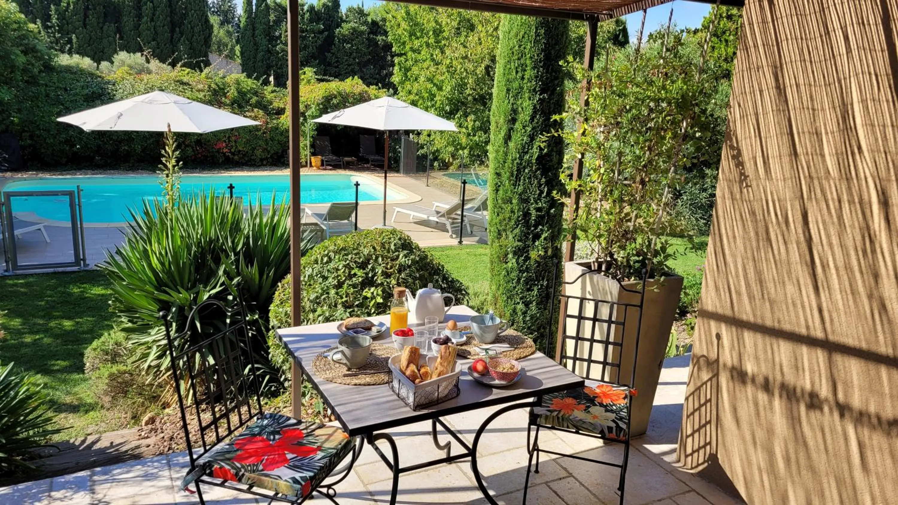 Breakfast in Mas des Marguerites