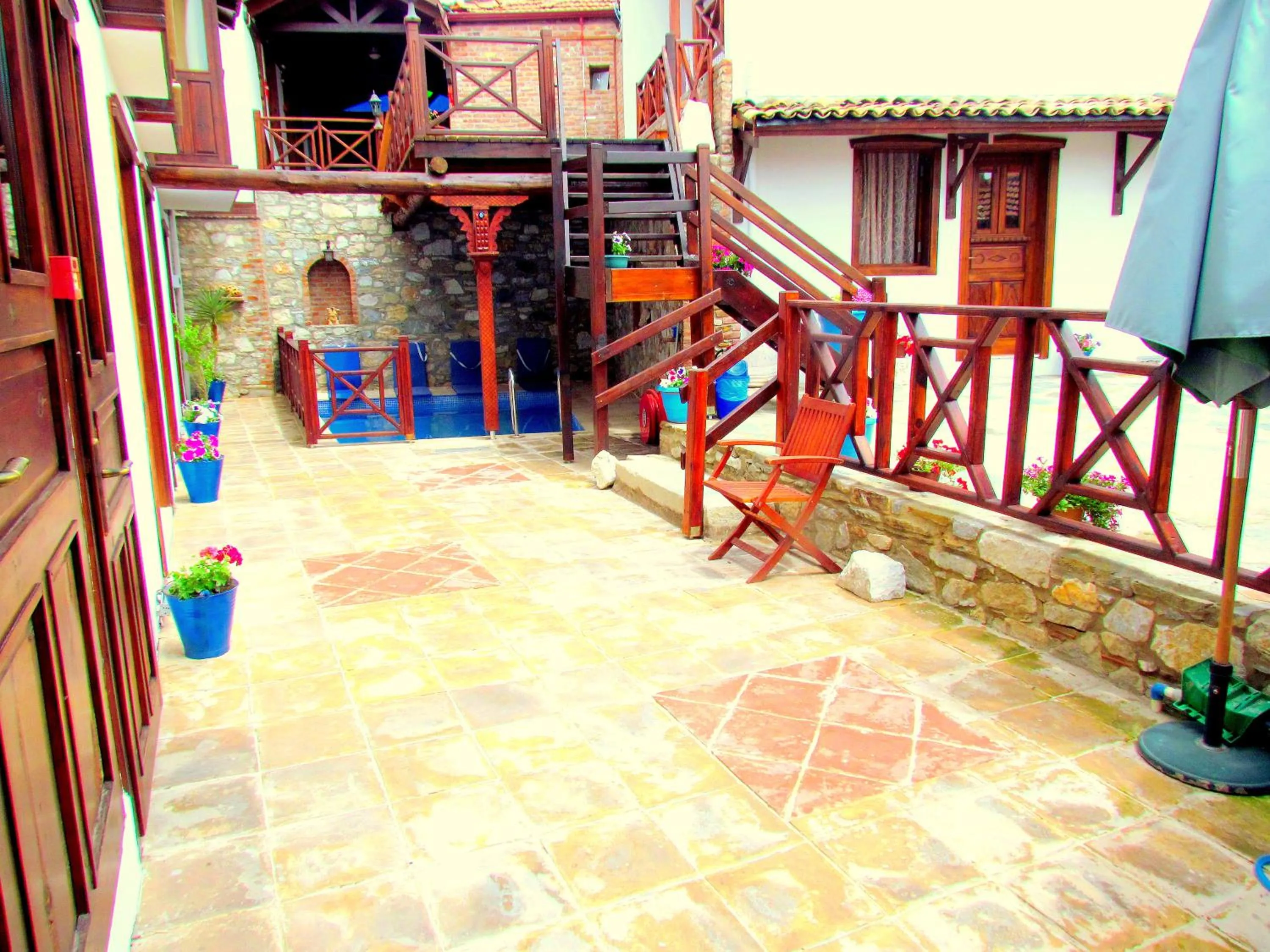Patio in Amazon Petite Palace