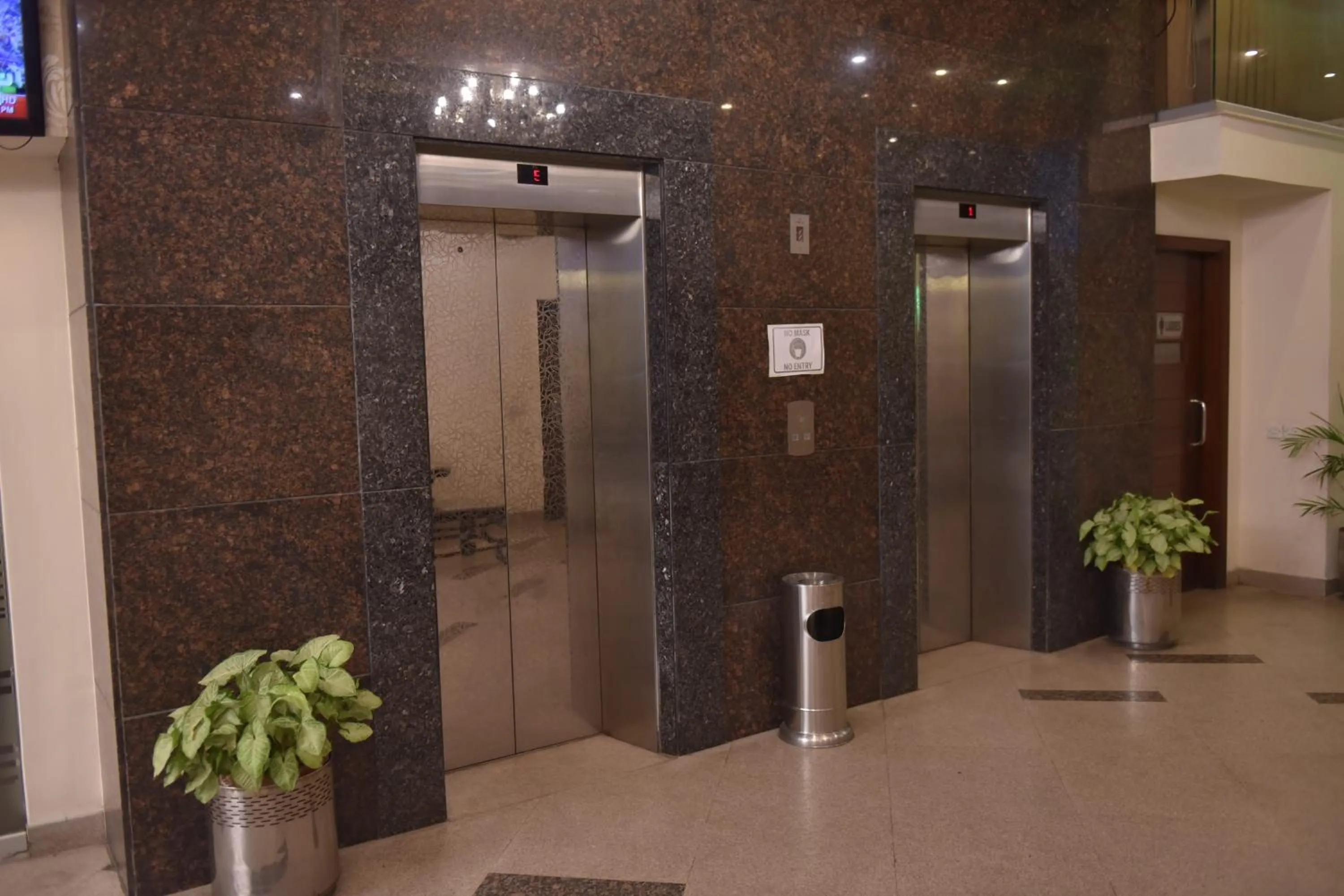 acessibility in Shalimar Tower Hotel Lahore