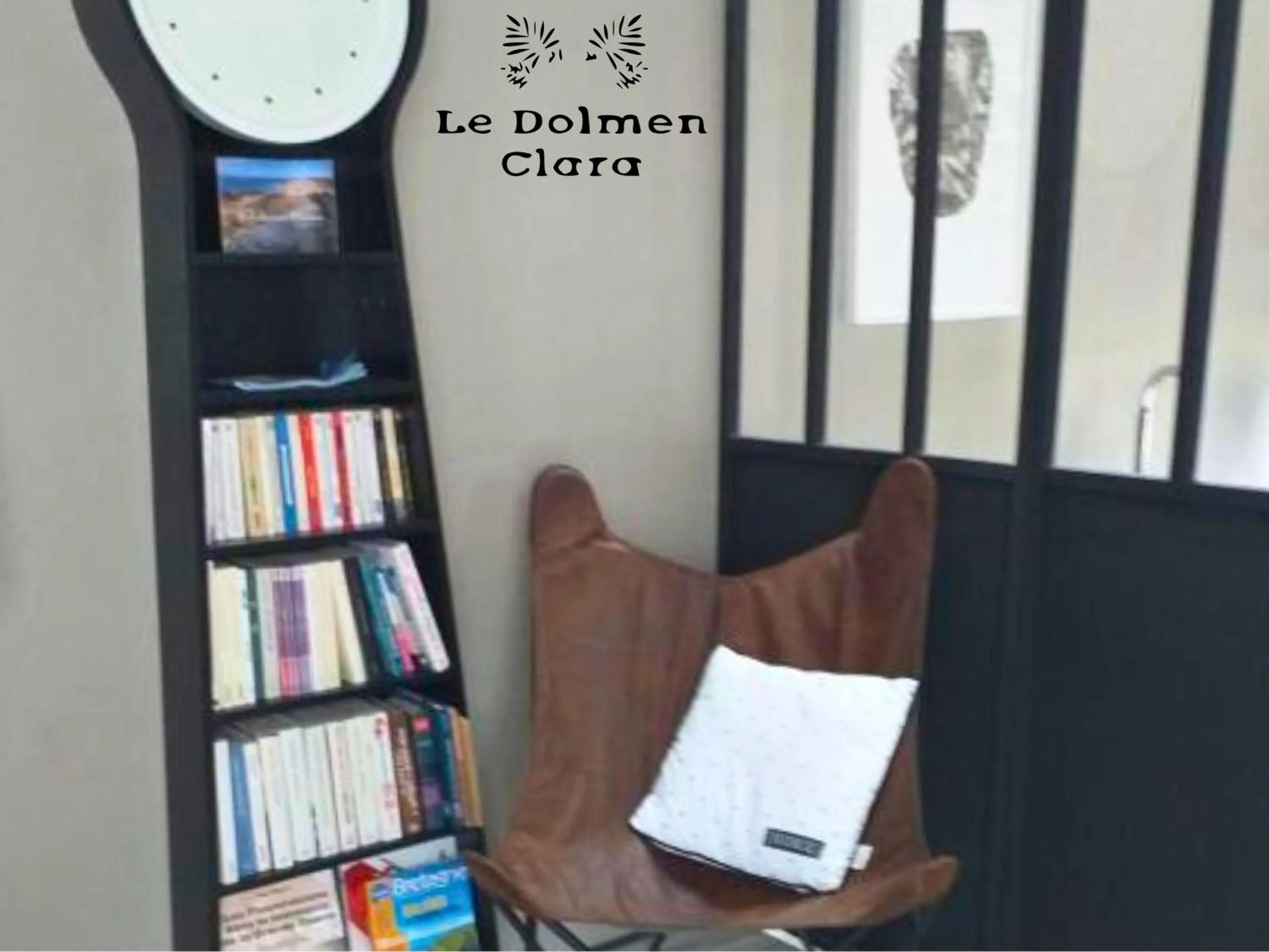 Seating area in Le Loft du Dolmen Clara, entre terre et mer