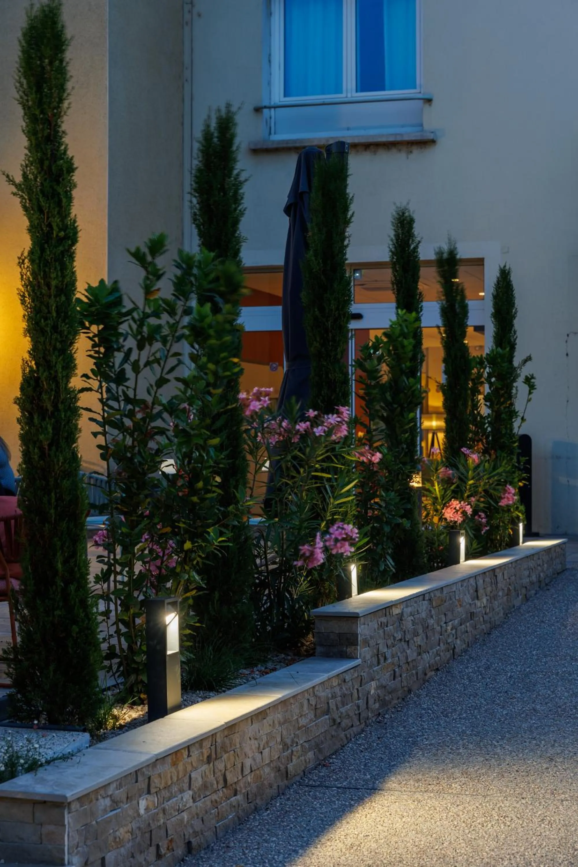 Patio in The Originals Boutique, Hôtel Le Pariou, Issoire