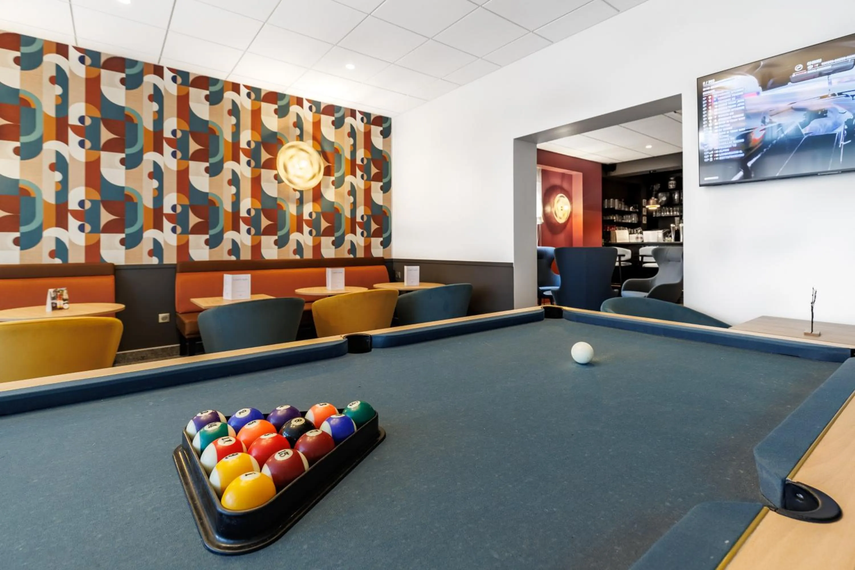 Billiard in The Originals Boutique, Hôtel Le Pariou, Issoire