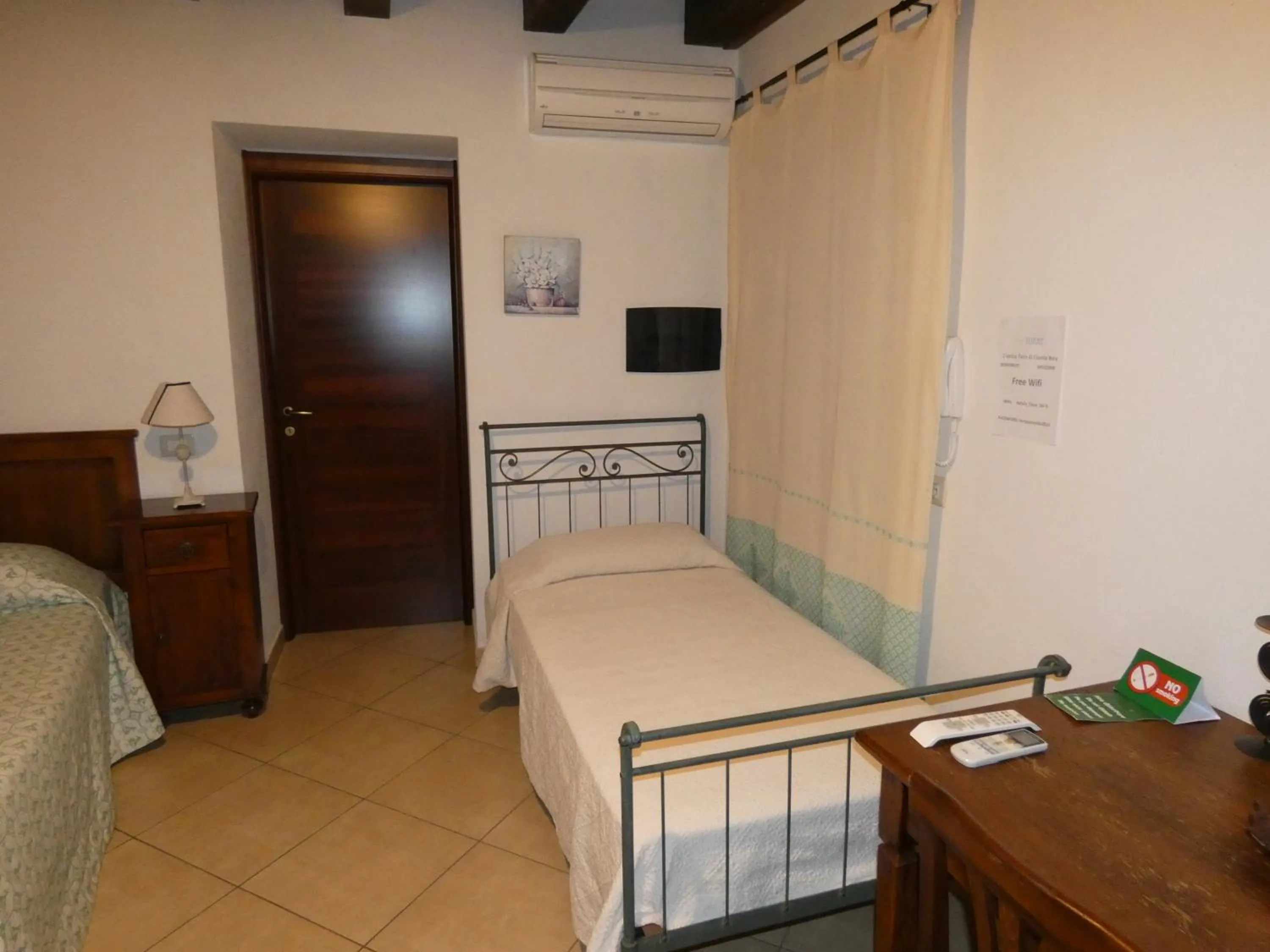 Bedroom, Bed in L'Antica Torre Caralis Holiday