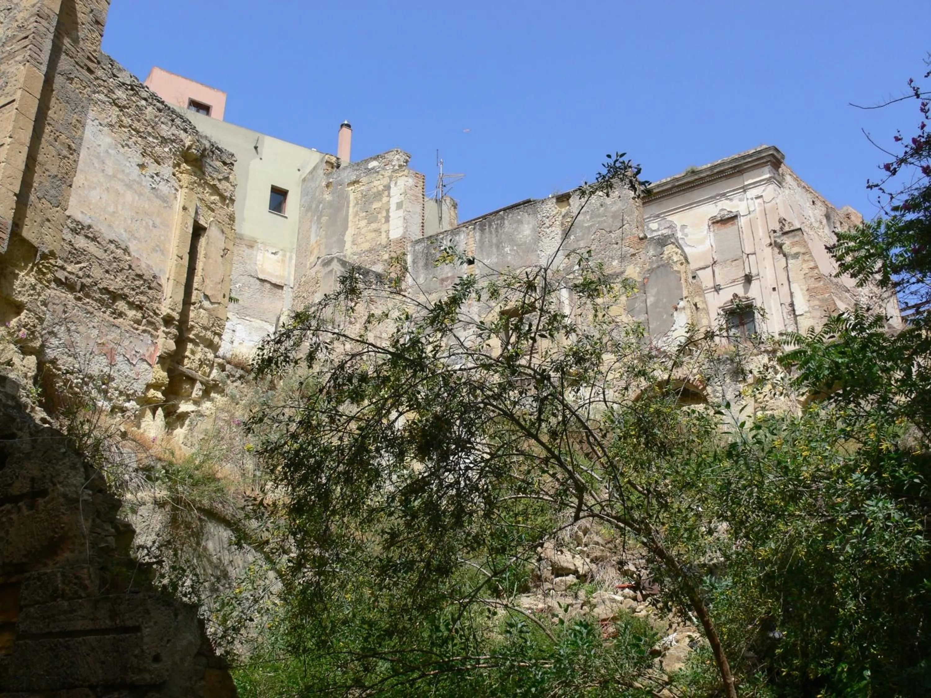 Neighbourhood in L'Antica Torre Caralis Holiday