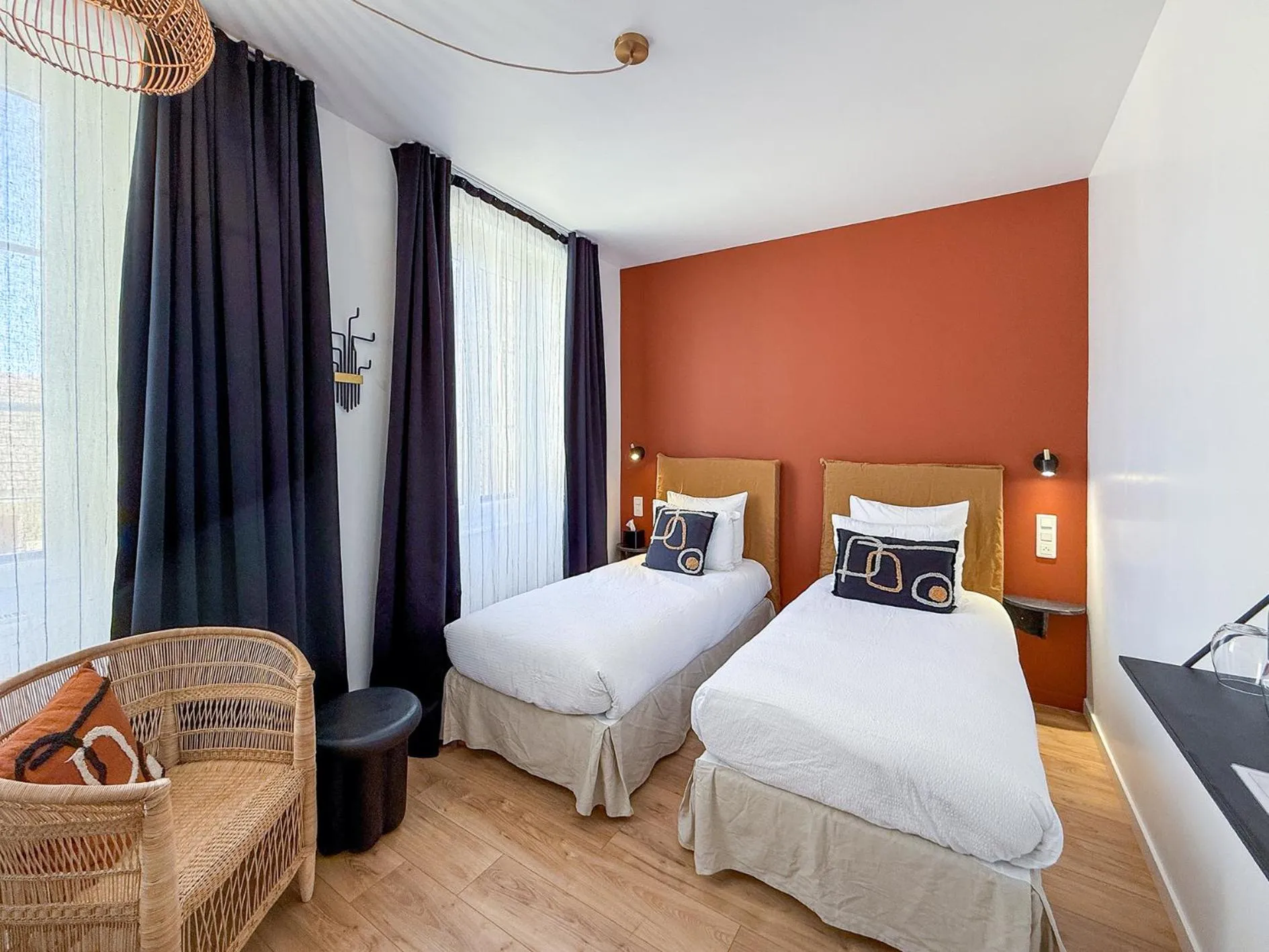 Bed in Hôtel du Commerce