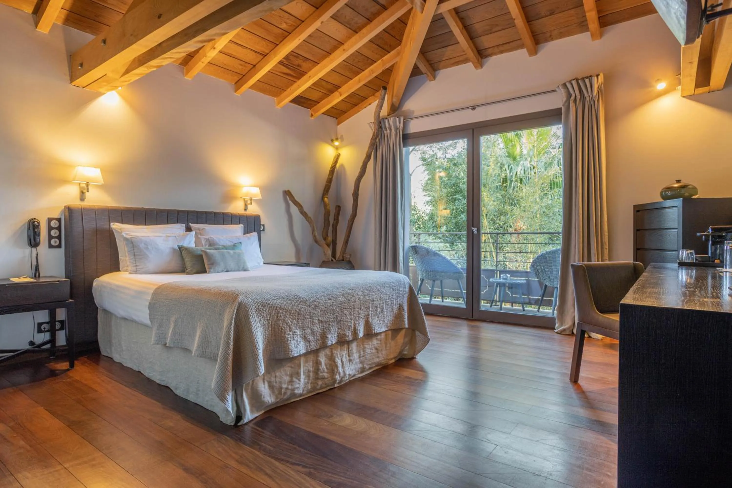 Photo of the whole room, Bed in Hôtel Côté Sable