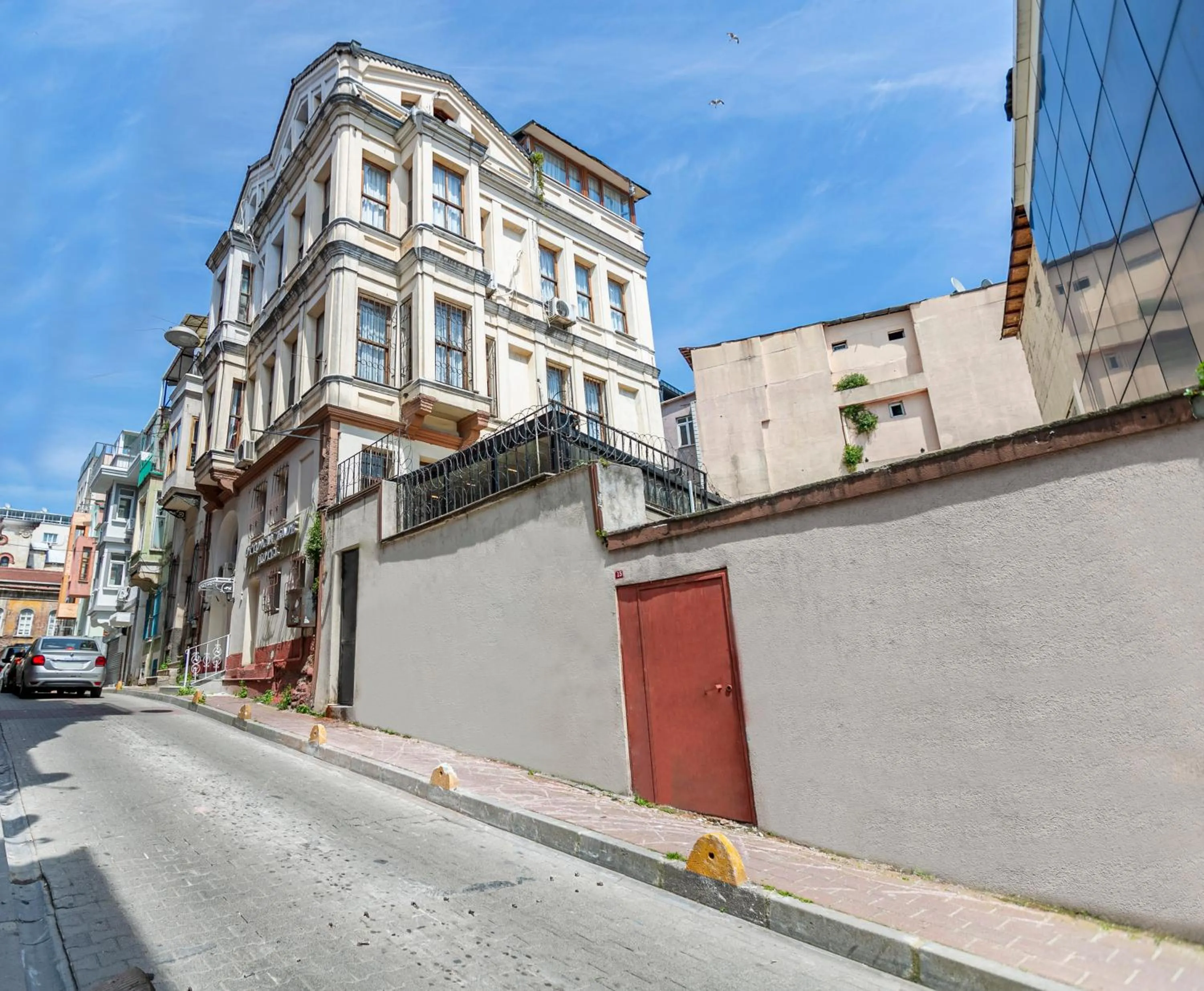 Property building in OttomanZade