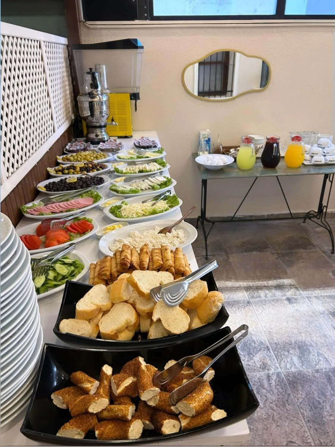 Food and drinks in OttomanZade