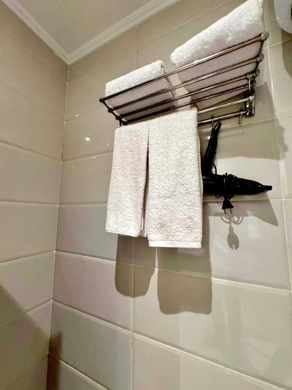 Shower in PYRAMIDS TOWER Inn