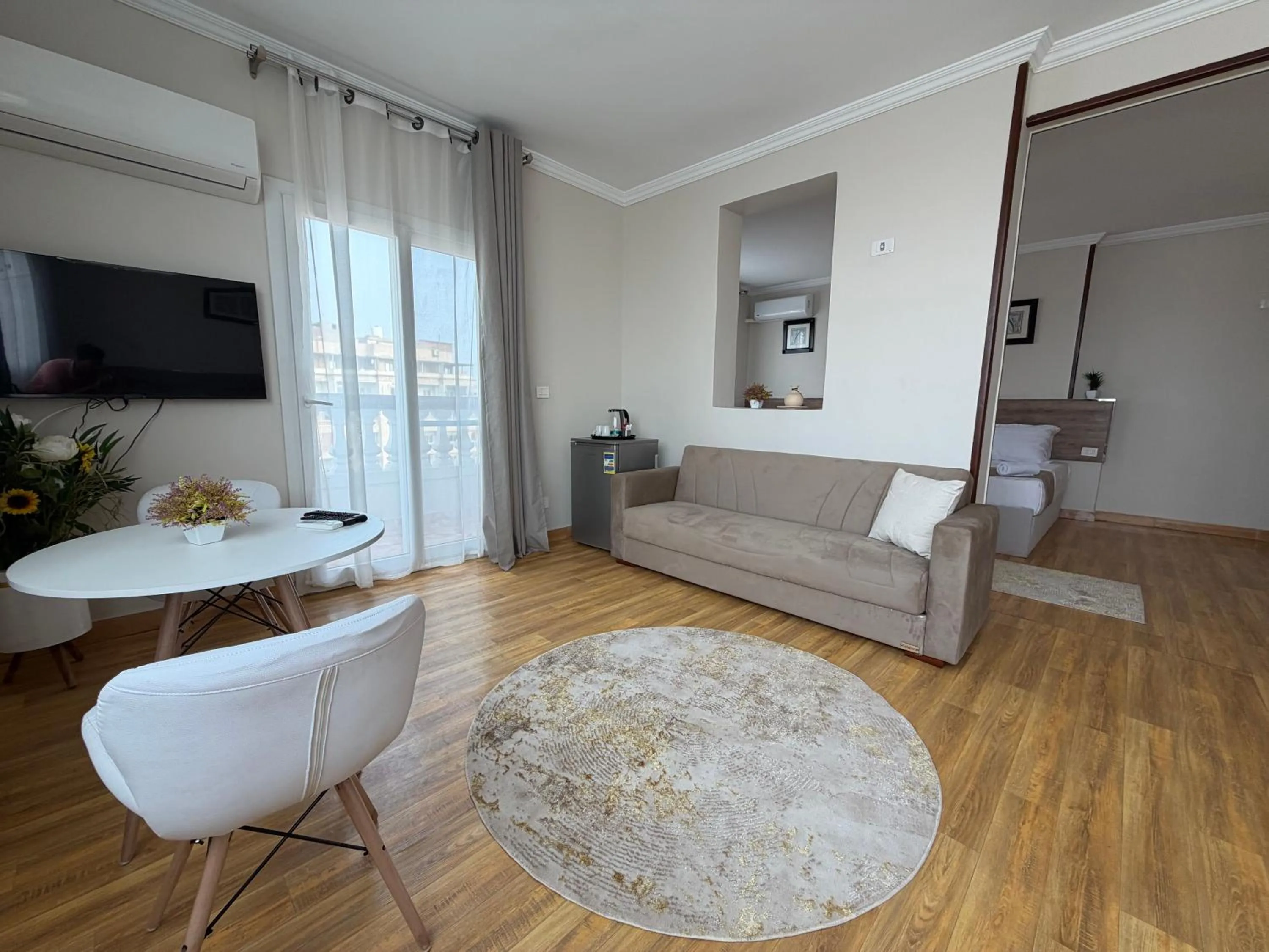 TV and multimedia in Eco green pyramids hotel