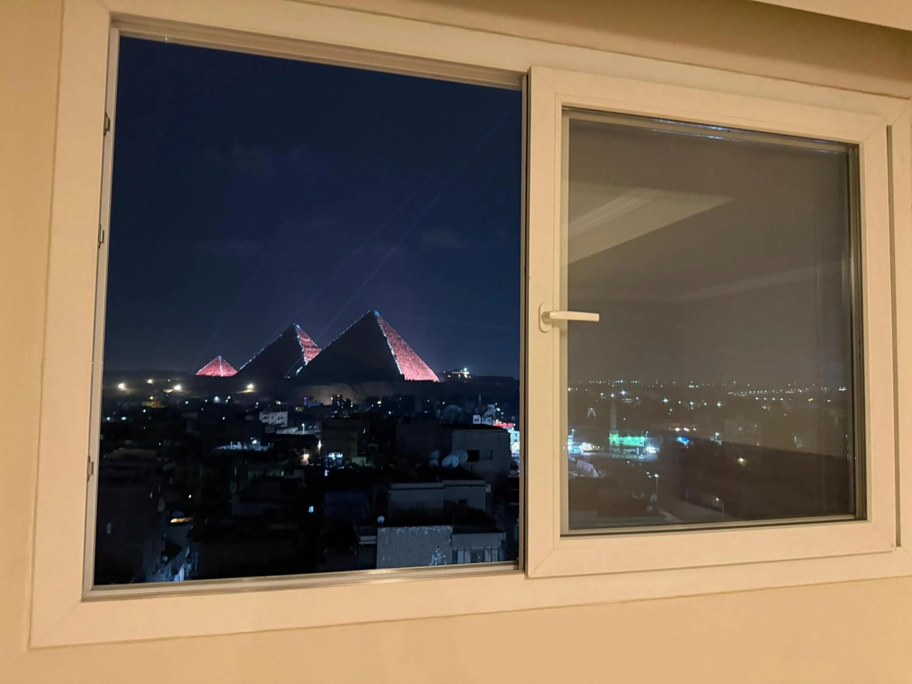 Eco green pyramids hotel