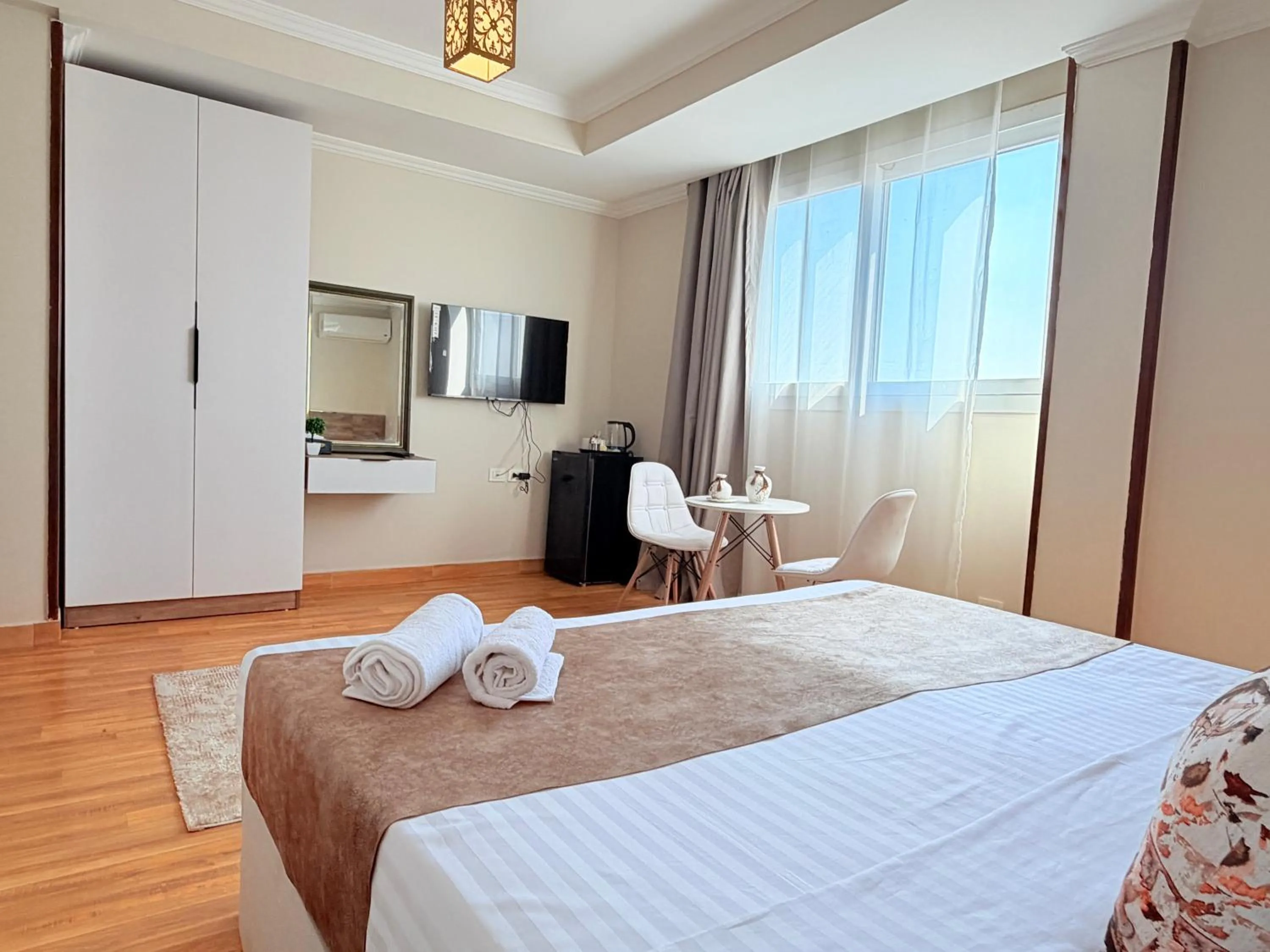 TV and multimedia, Bed in Eco green pyramids hotel