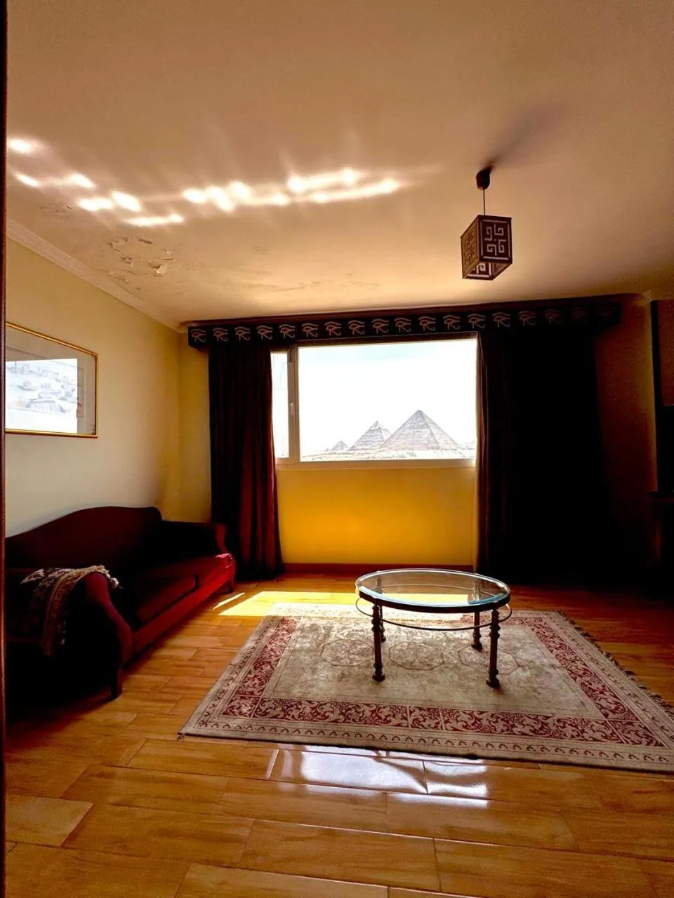 Living room in PYRAMIDS TOWER Inn