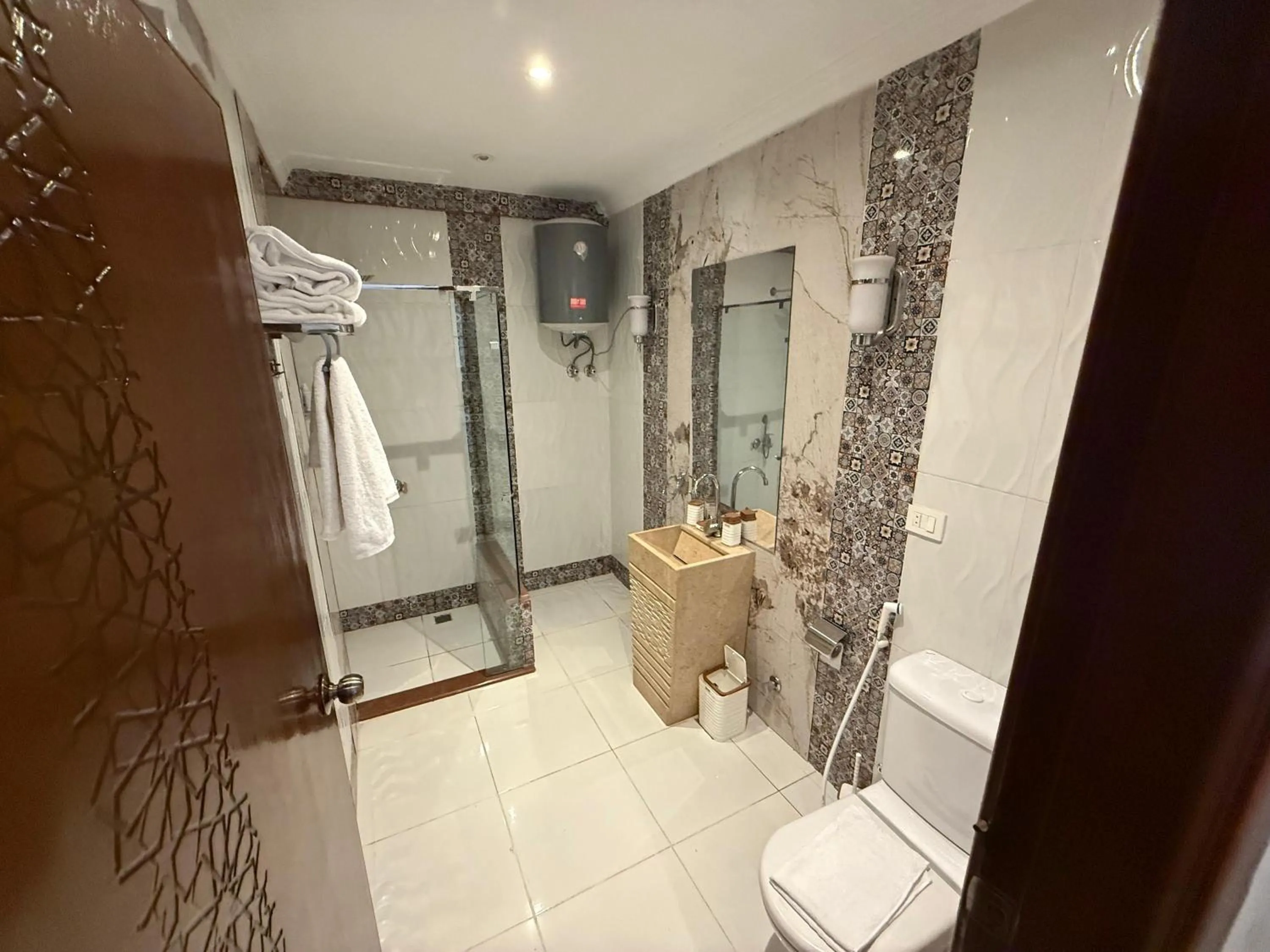 Eco green pyramids hotel