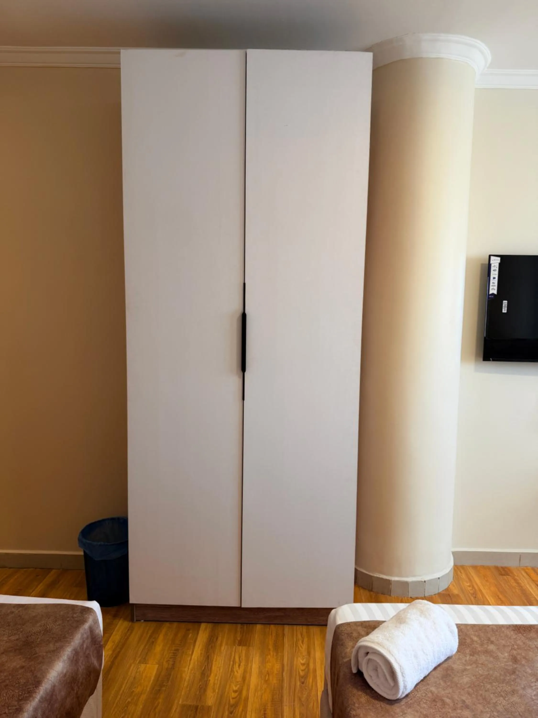 wardrobe, Bed in Eco green pyramids hotel