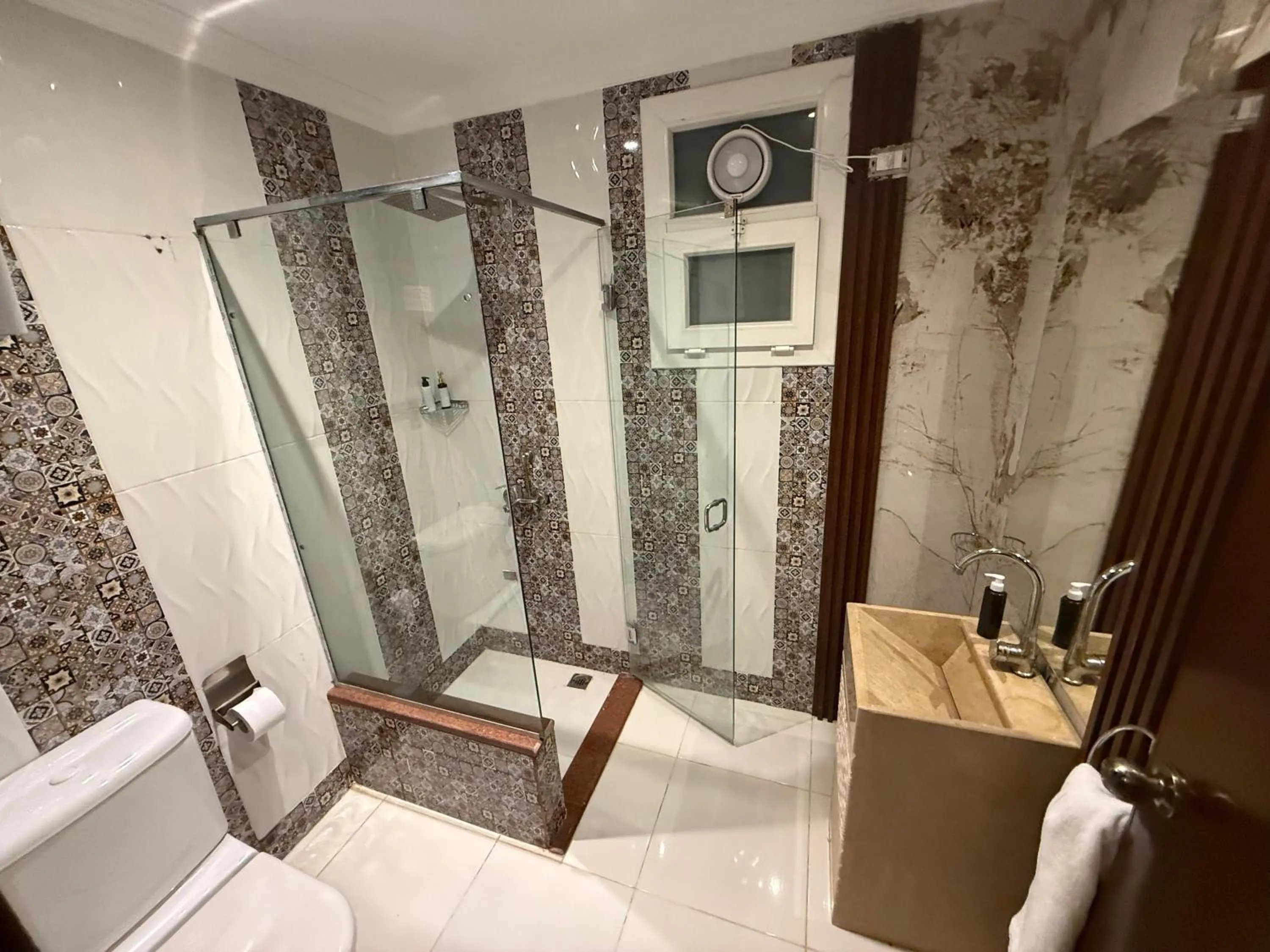 Eco green pyramids hotel