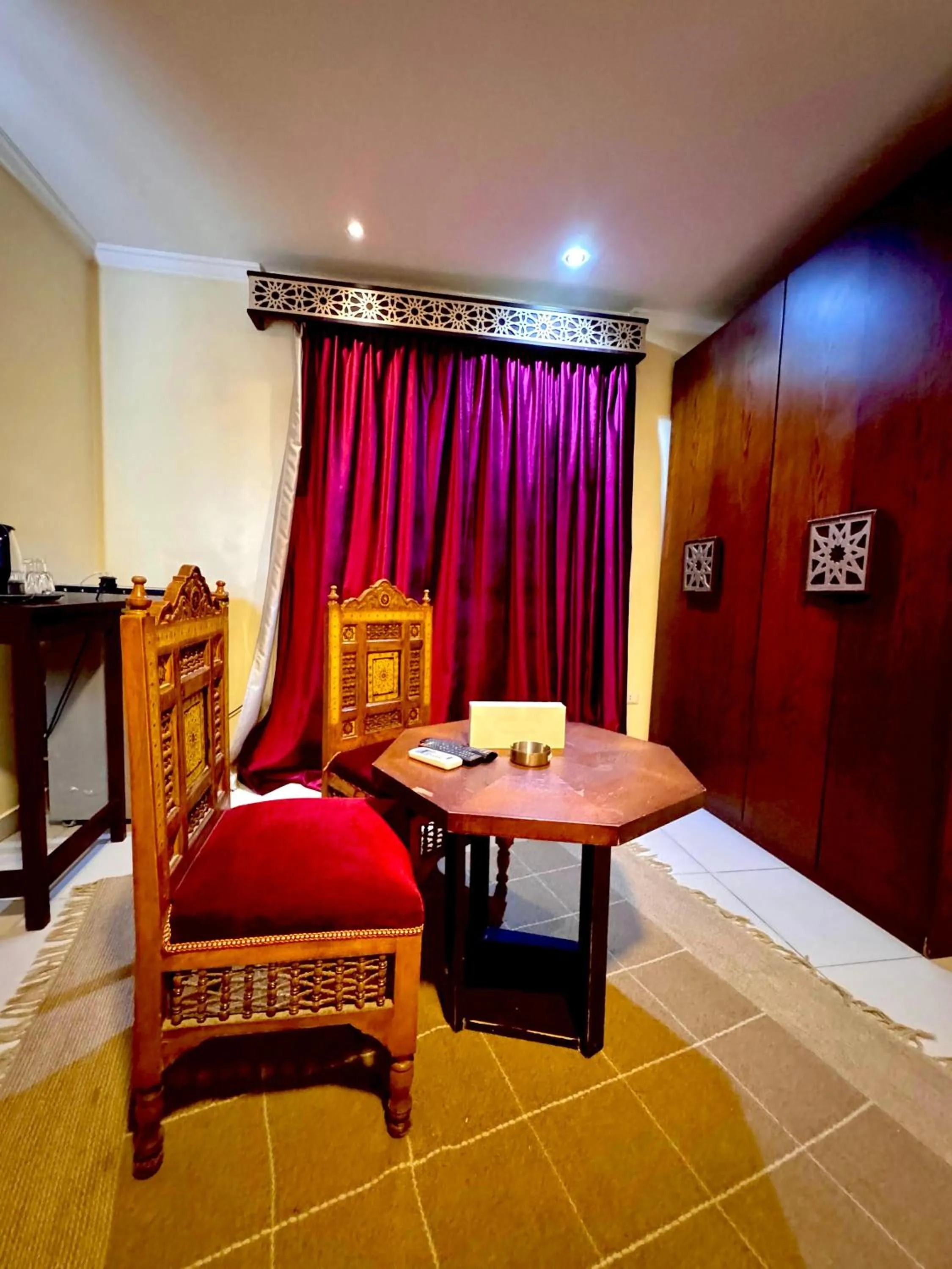 Bed in PYRAMIDS TOWER Inn