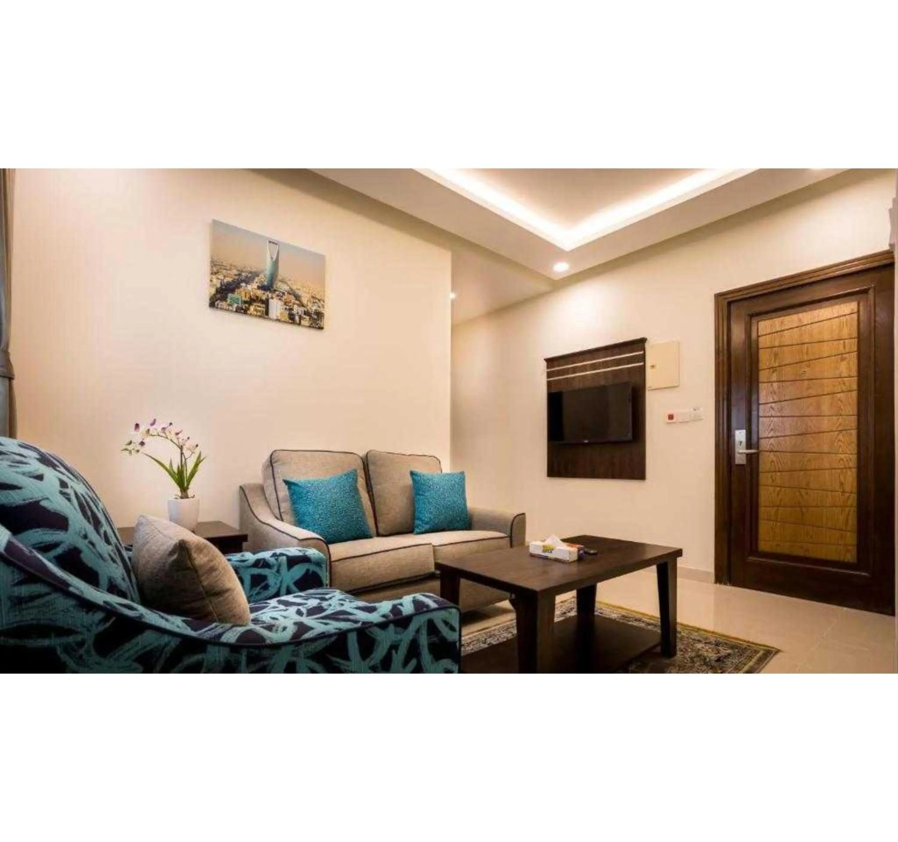 TV and multimedia in Palette Pearl Suites & Apartments