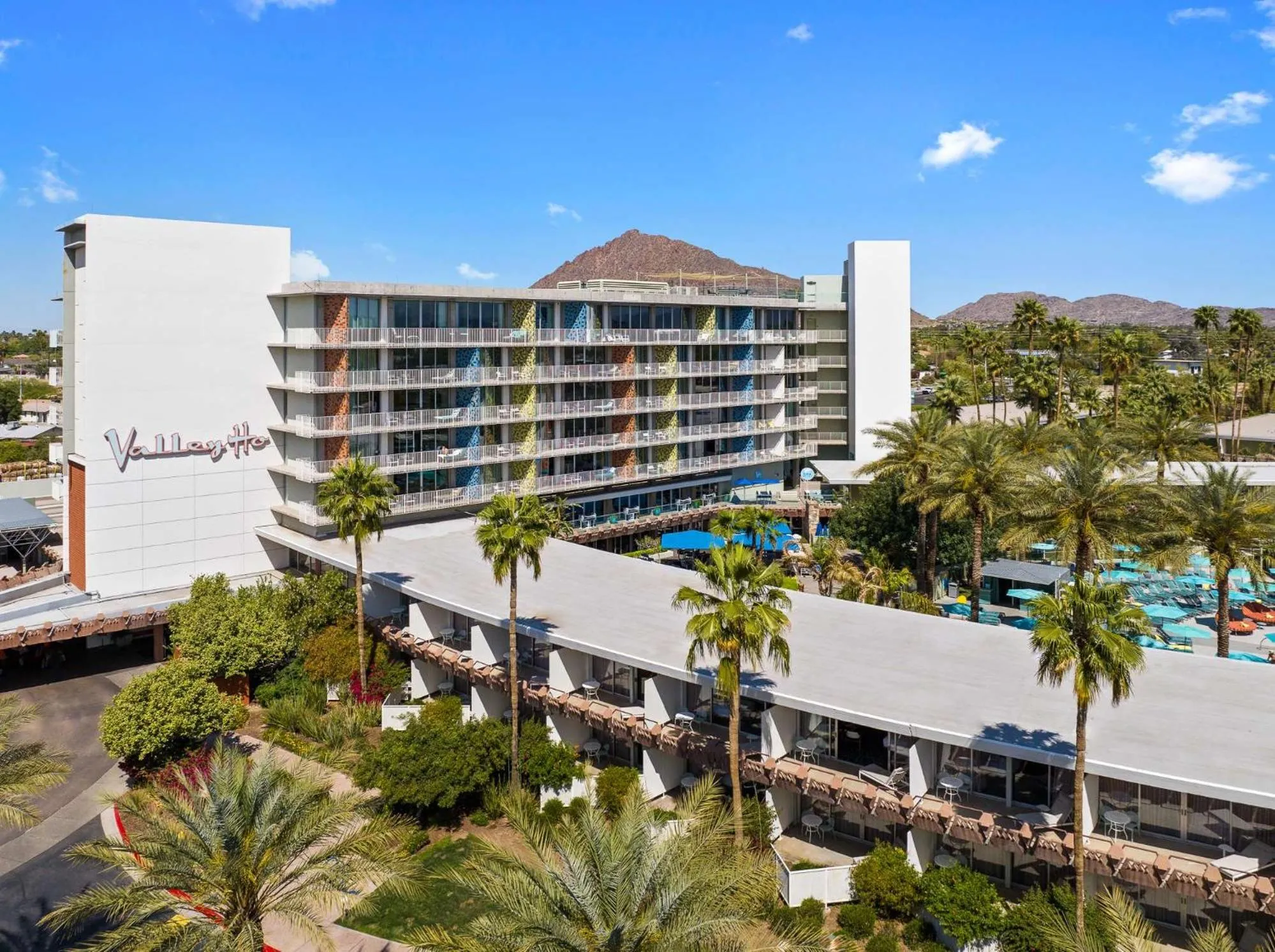 Property building in Hotel Valley Ho