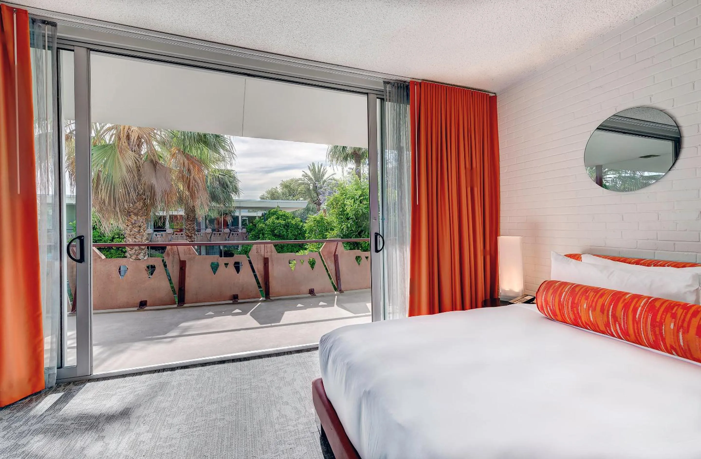 Balcony/Terrace, Bed in Hotel Valley Ho