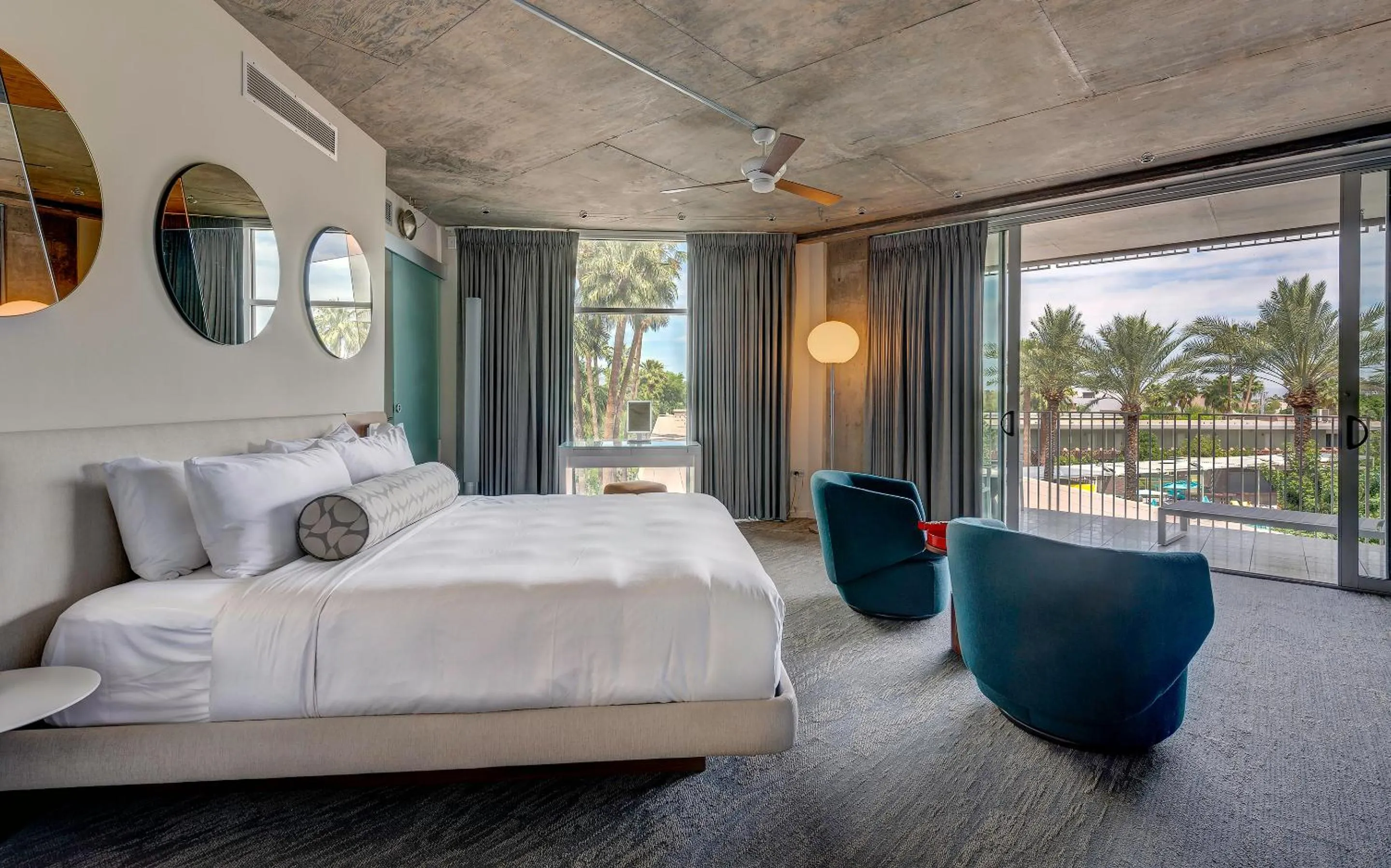 Bed in Hotel Valley Ho