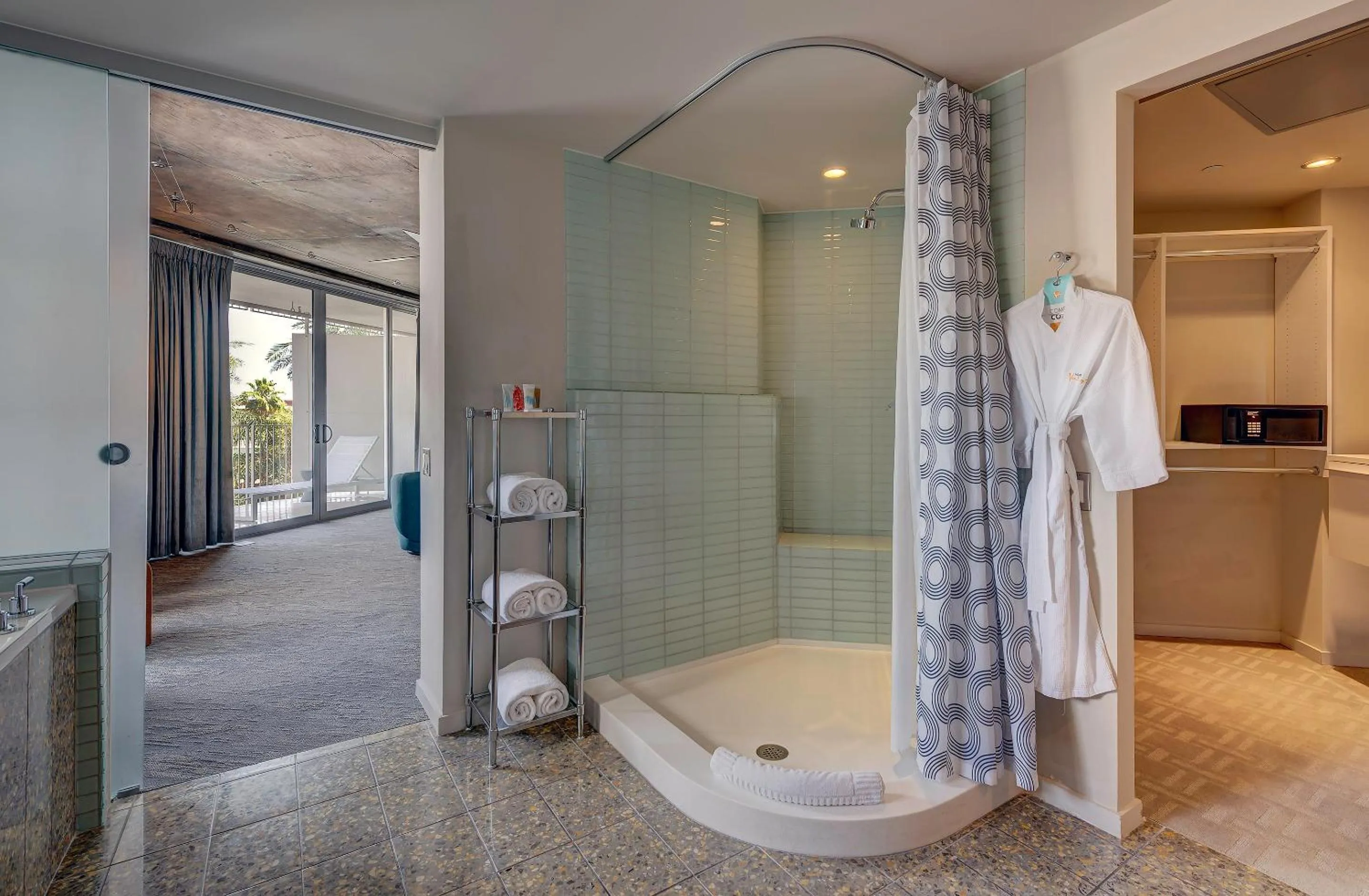 Shower in Hotel Valley Ho