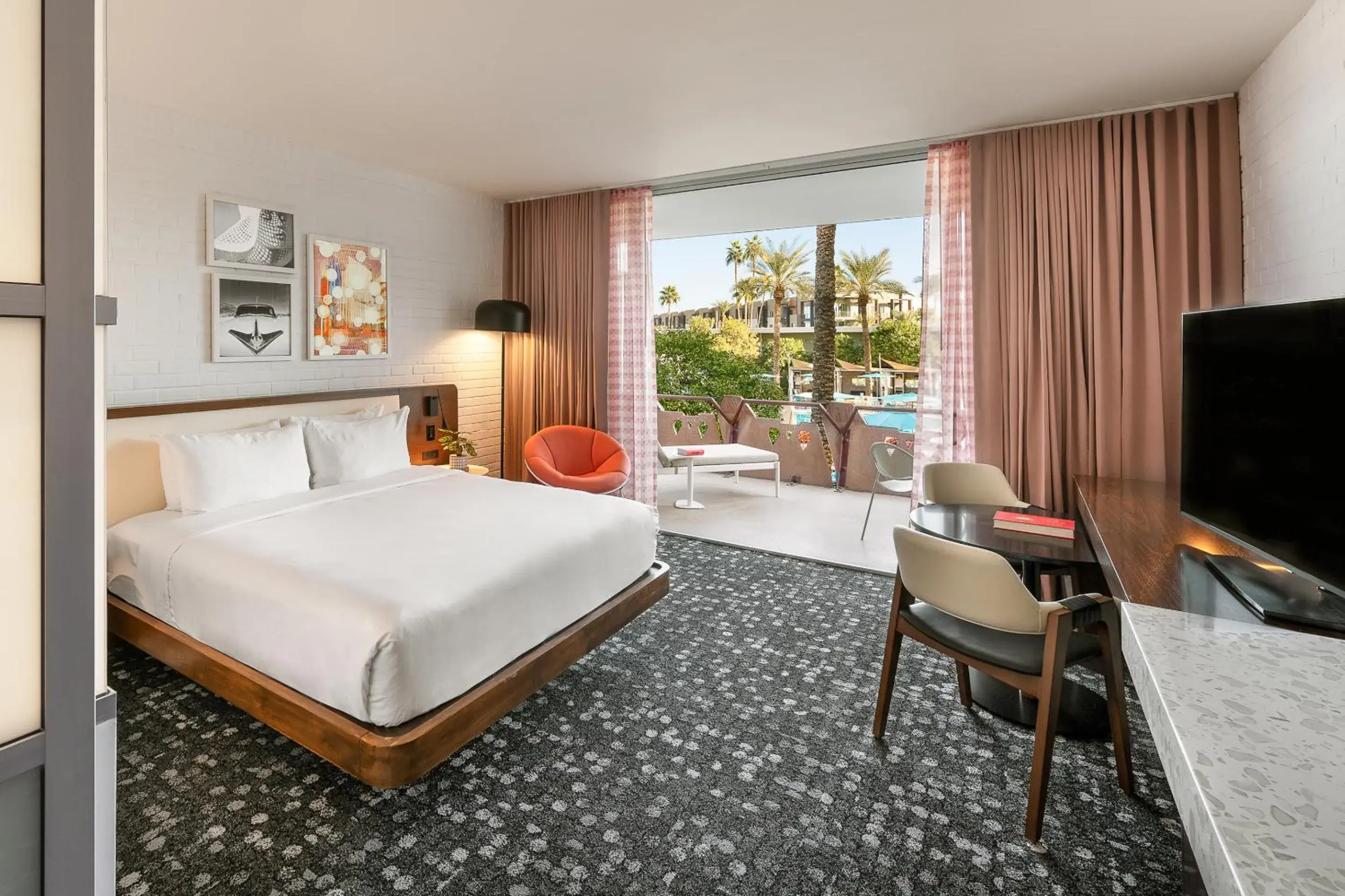 King Room with Pool View in Hotel Valley Ho King Room with Pool View in Hotel Valley Ho