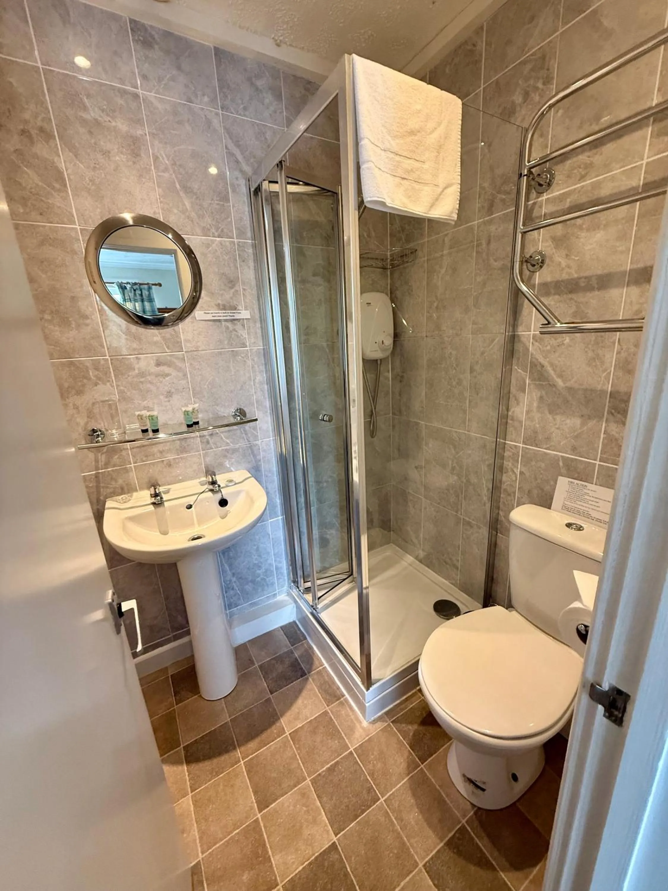 Bathroom in Trengilly Wartha Inn