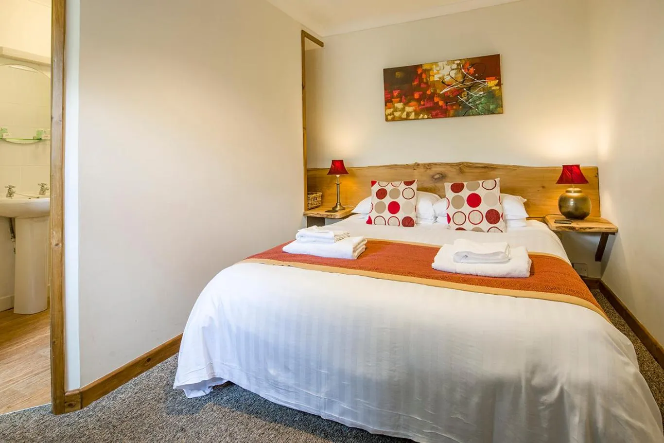 Bed in Trengilly Wartha Inn