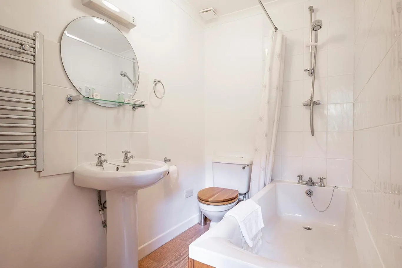 Bathroom in Trengilly Wartha Inn