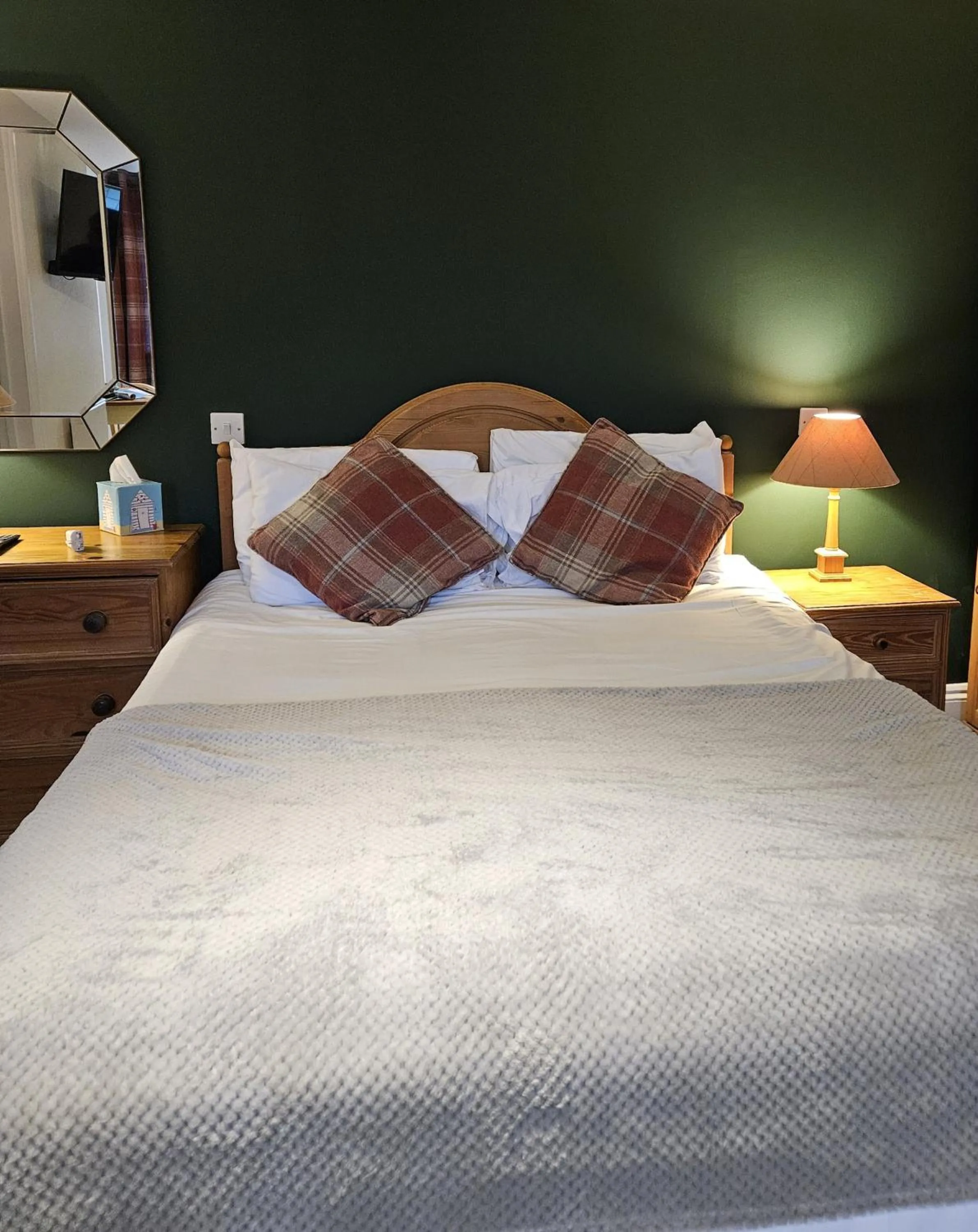 Bed in Trengilly Wartha Inn