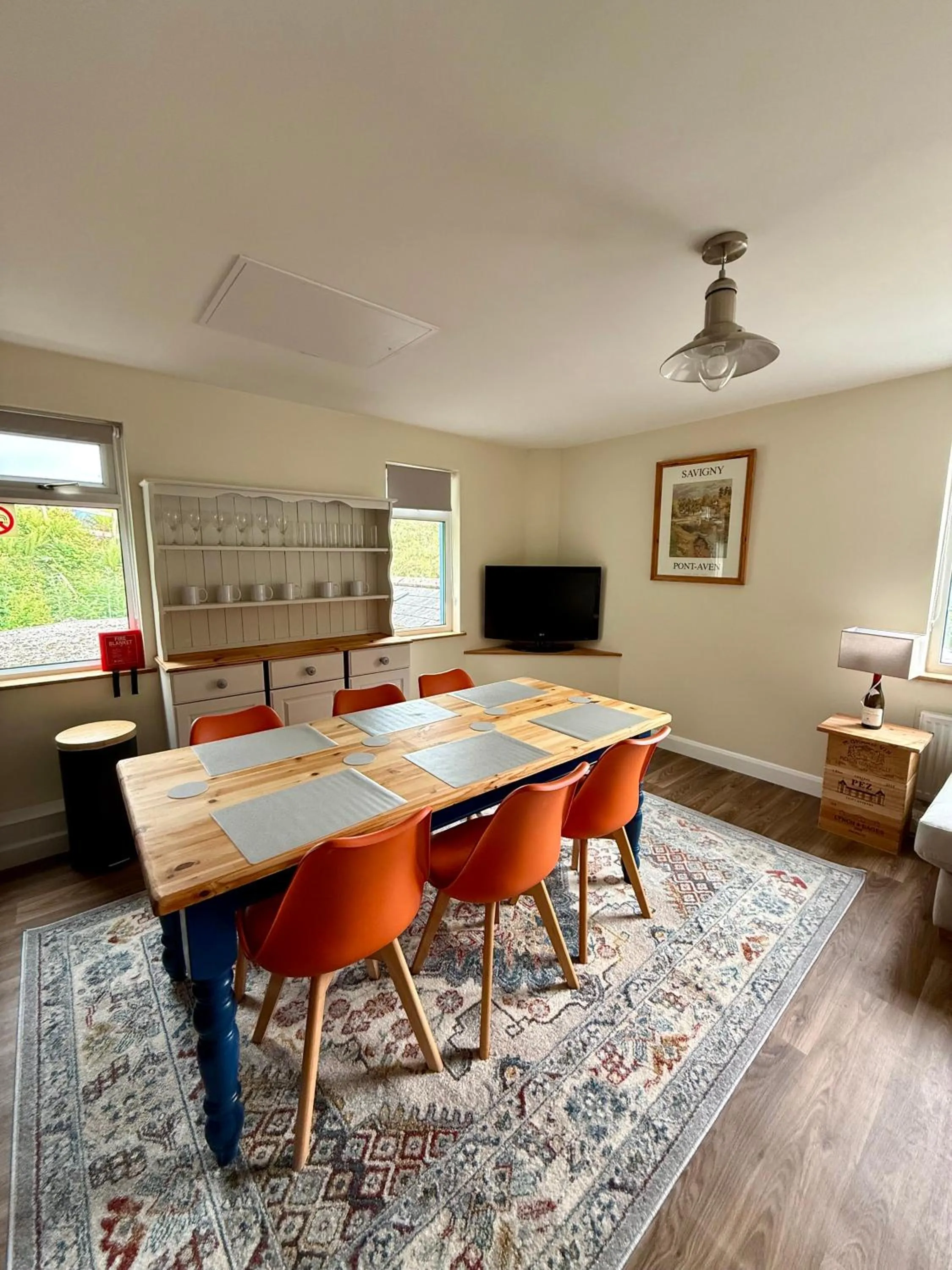 Communal lounge/ TV room in Trengilly Wartha Inn