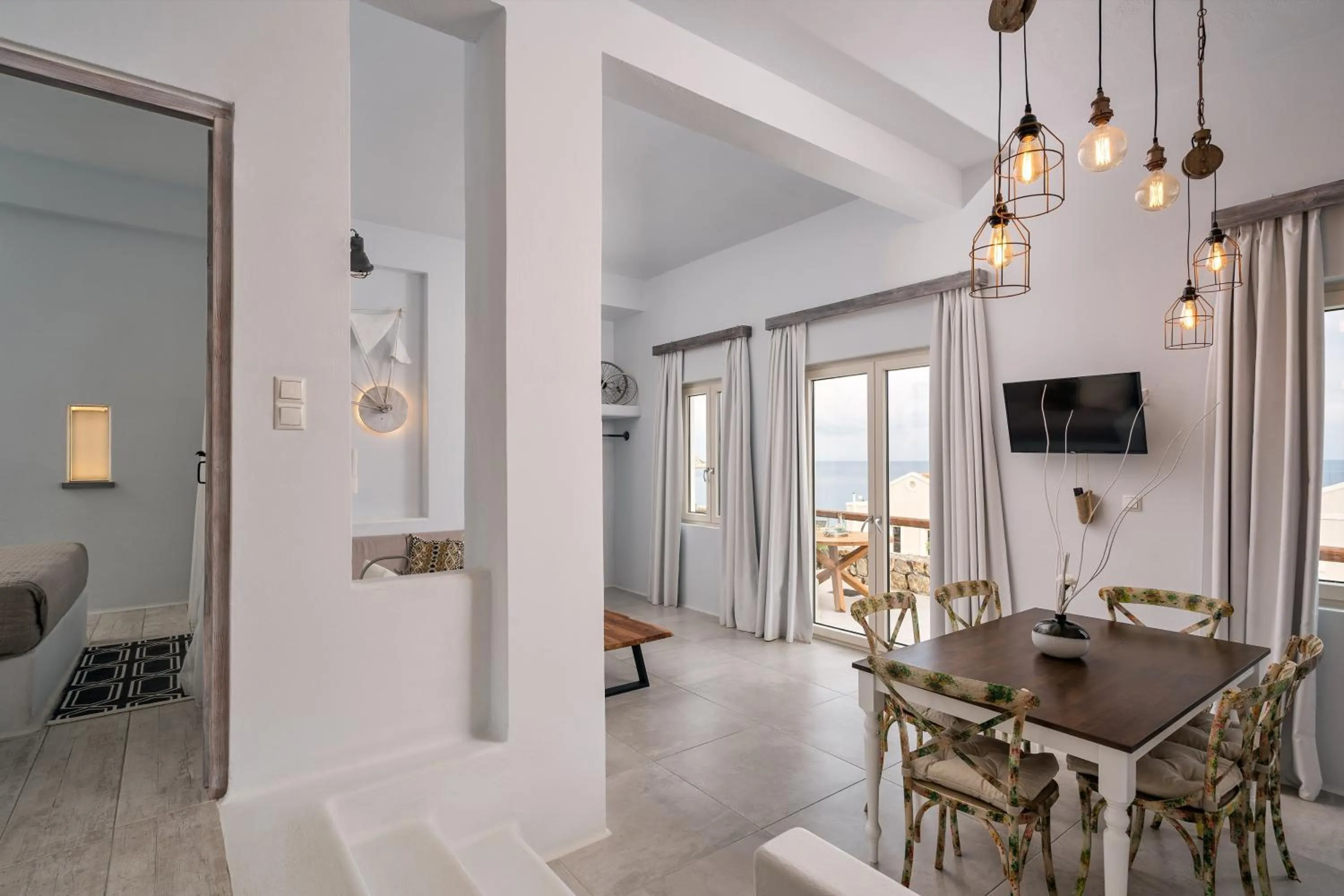 TV and multimedia in Althea Boutique Hotel - Adults Only