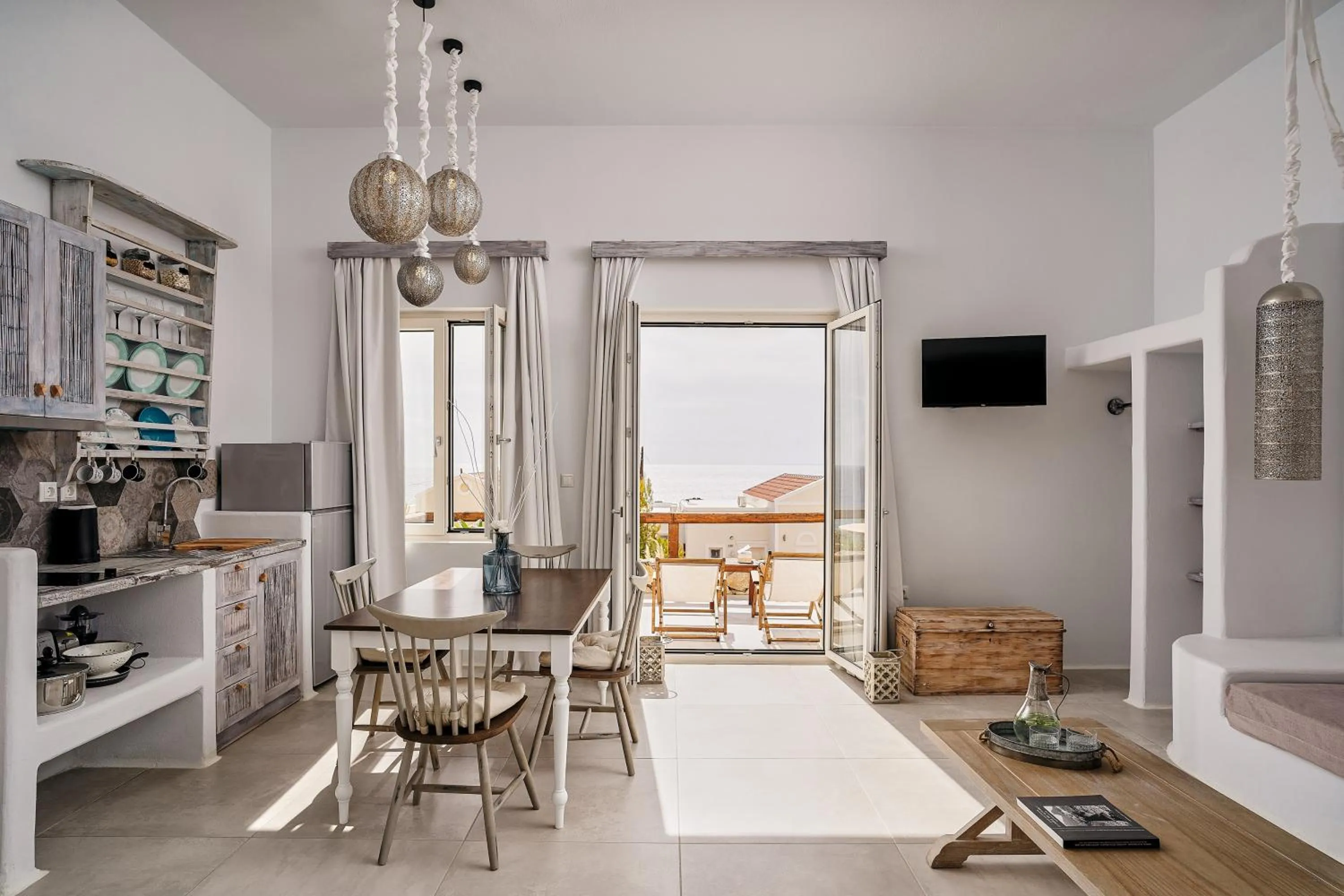 TV and multimedia in Althea Boutique Hotel - Adults Only