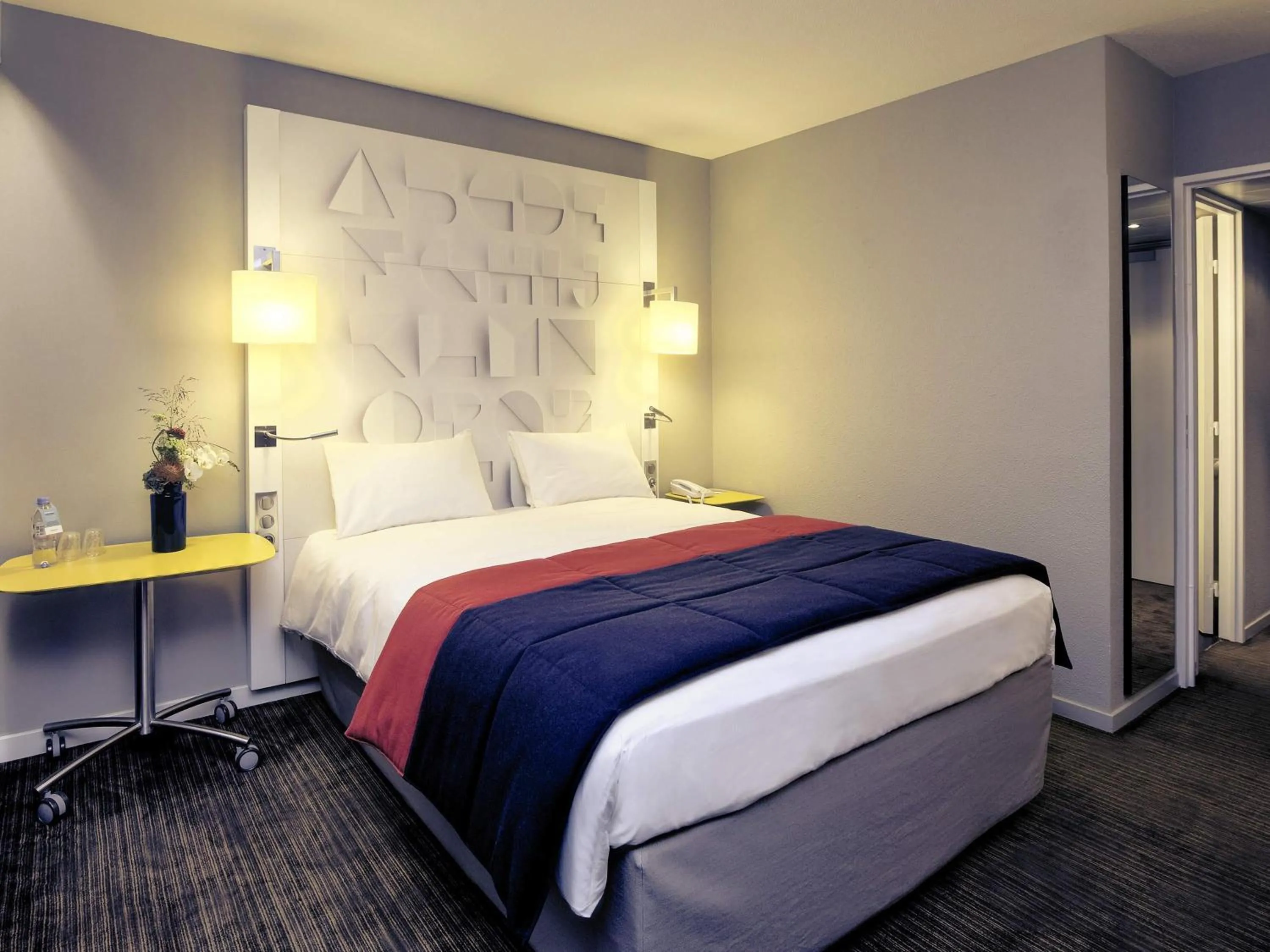 Bedroom, Bed in Mercure Rennes Centre Parlement