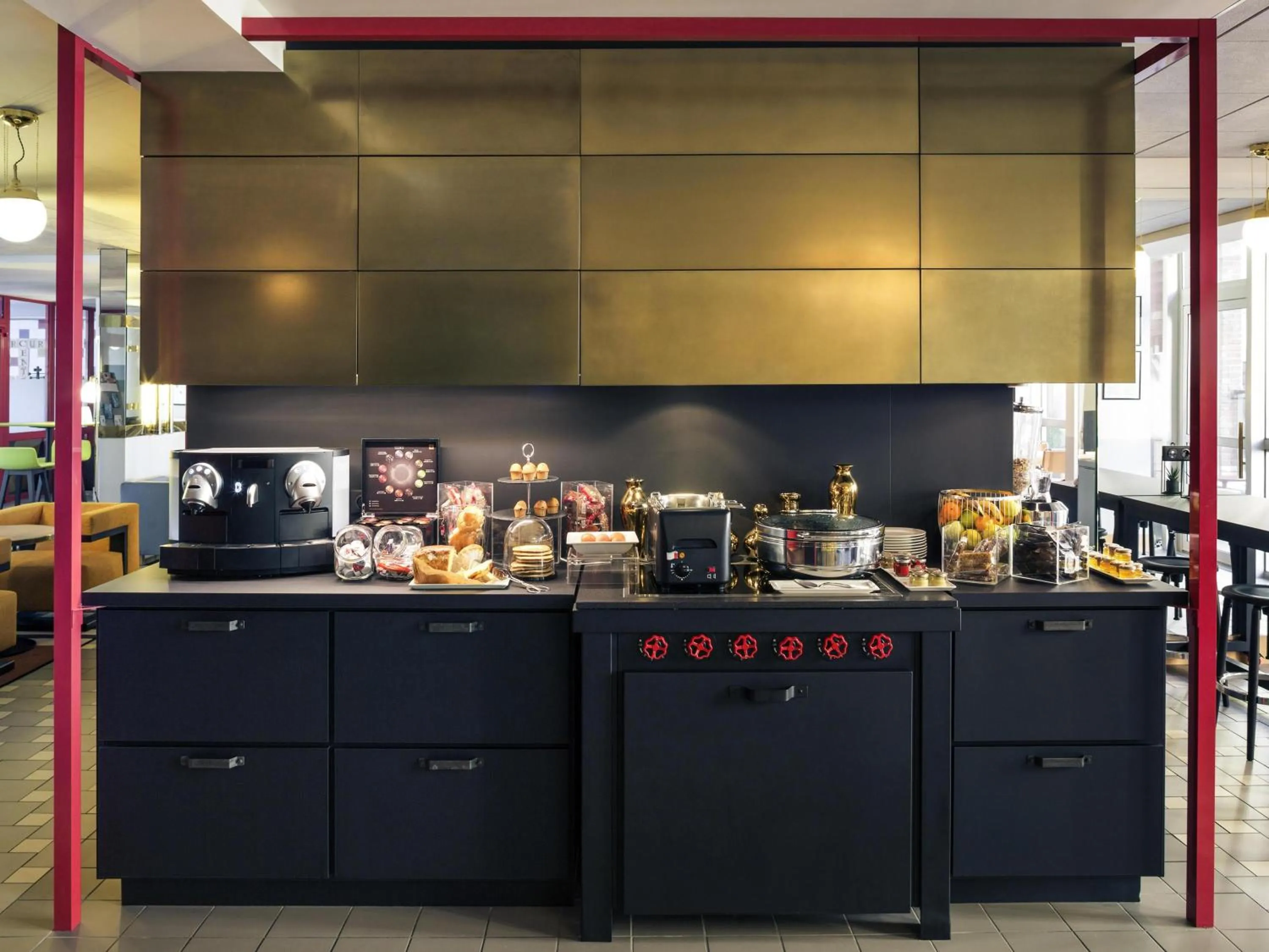 Breakfast in Mercure Rennes Centre Parlement