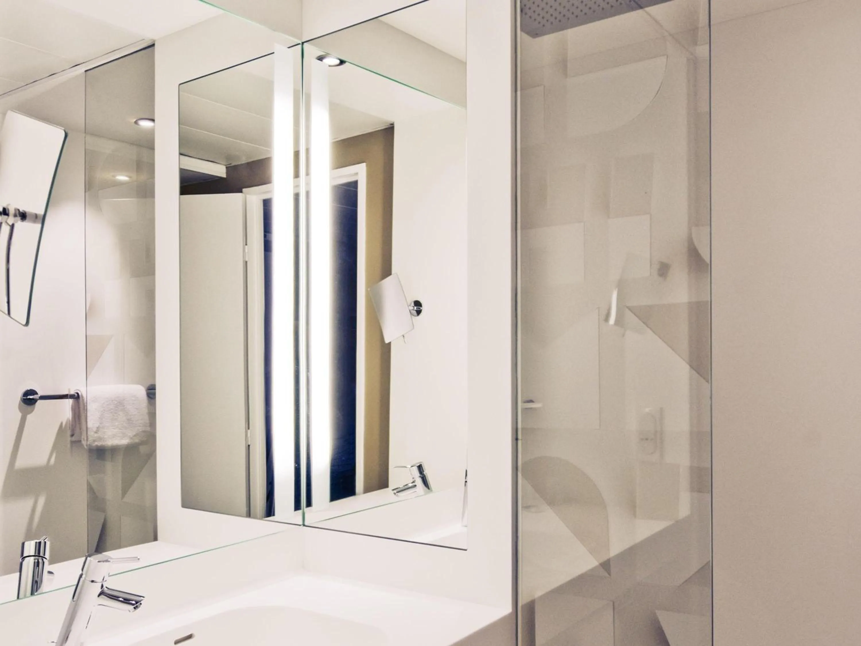 Bedroom in Mercure Rennes Centre Parlement