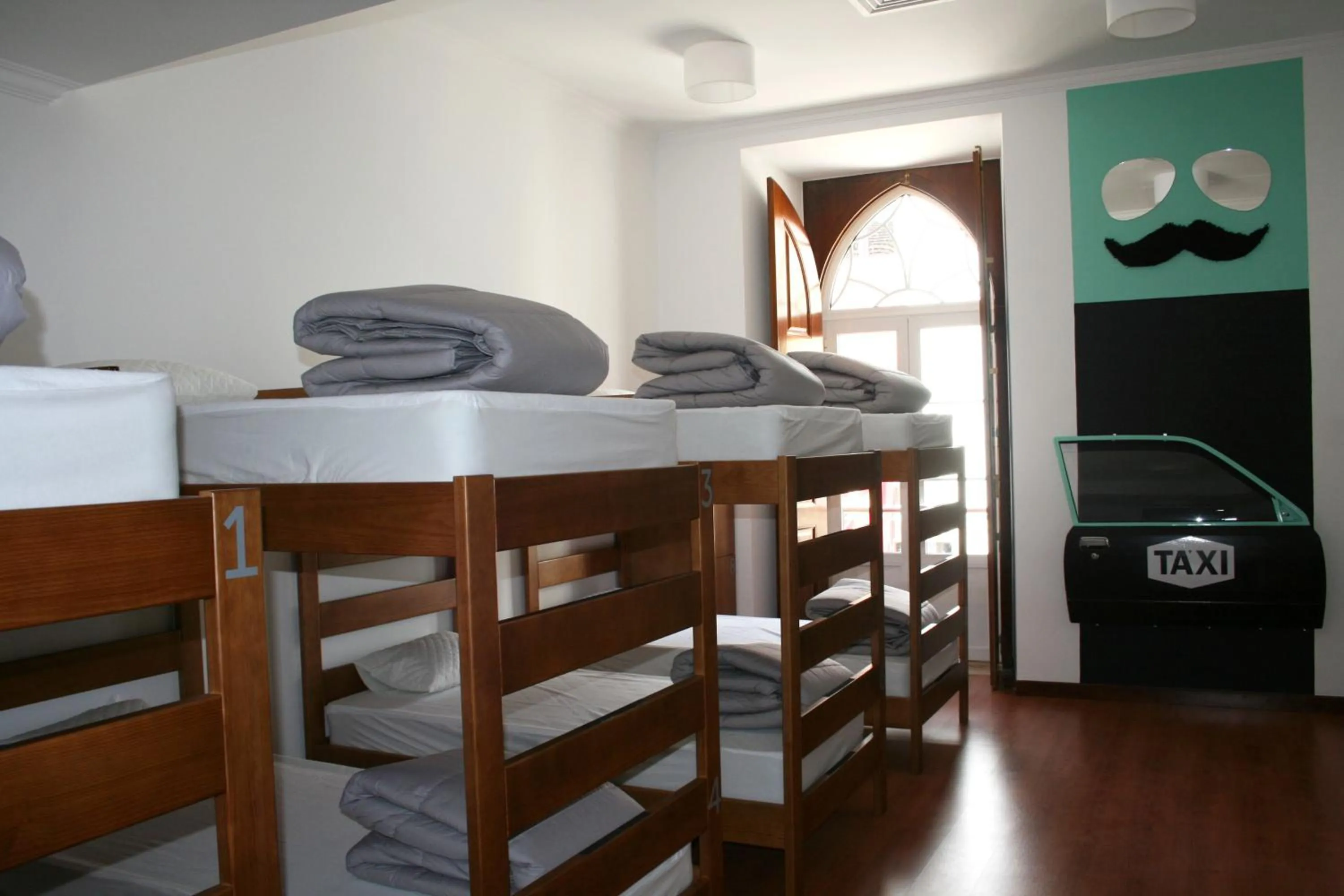 Photo of the whole room, Bed in Hostel 2300 Thomar