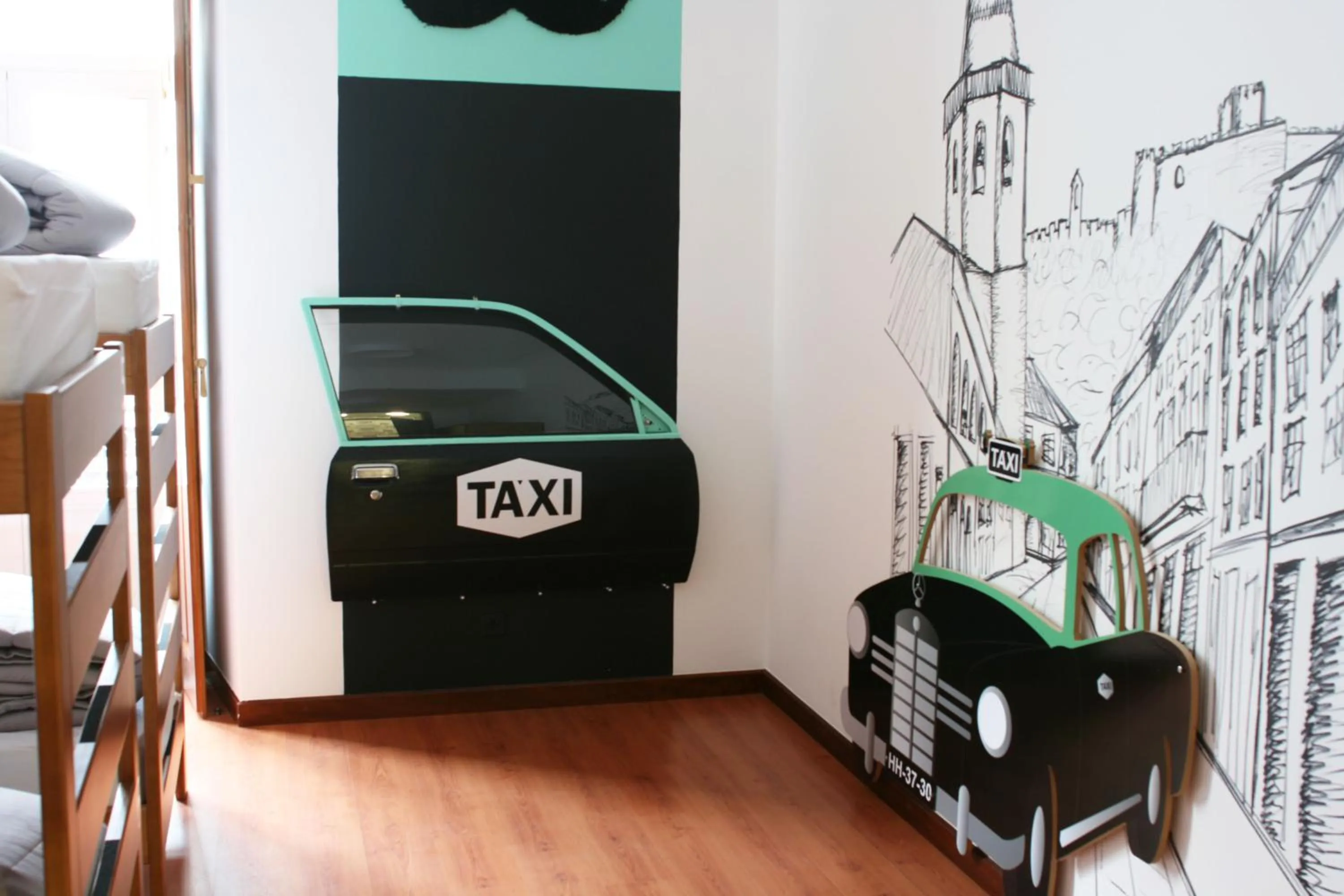 Photo of the whole room in Hostel 2300 Thomar